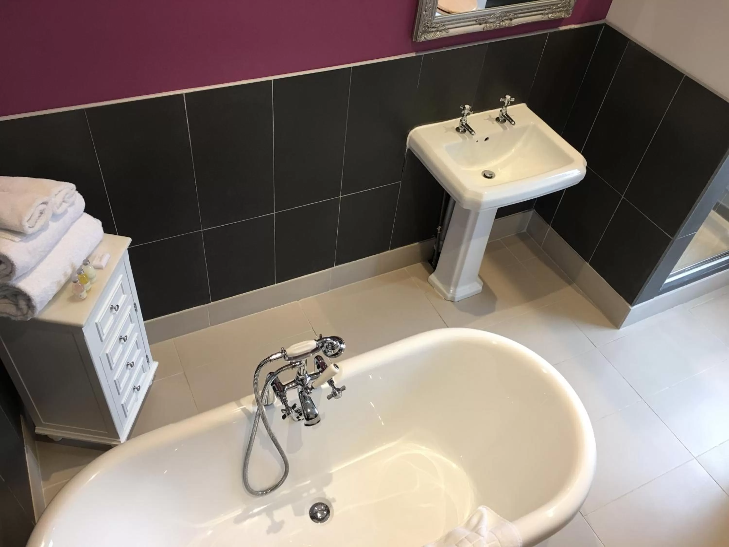 Bathroom in Coquetvale Hotel