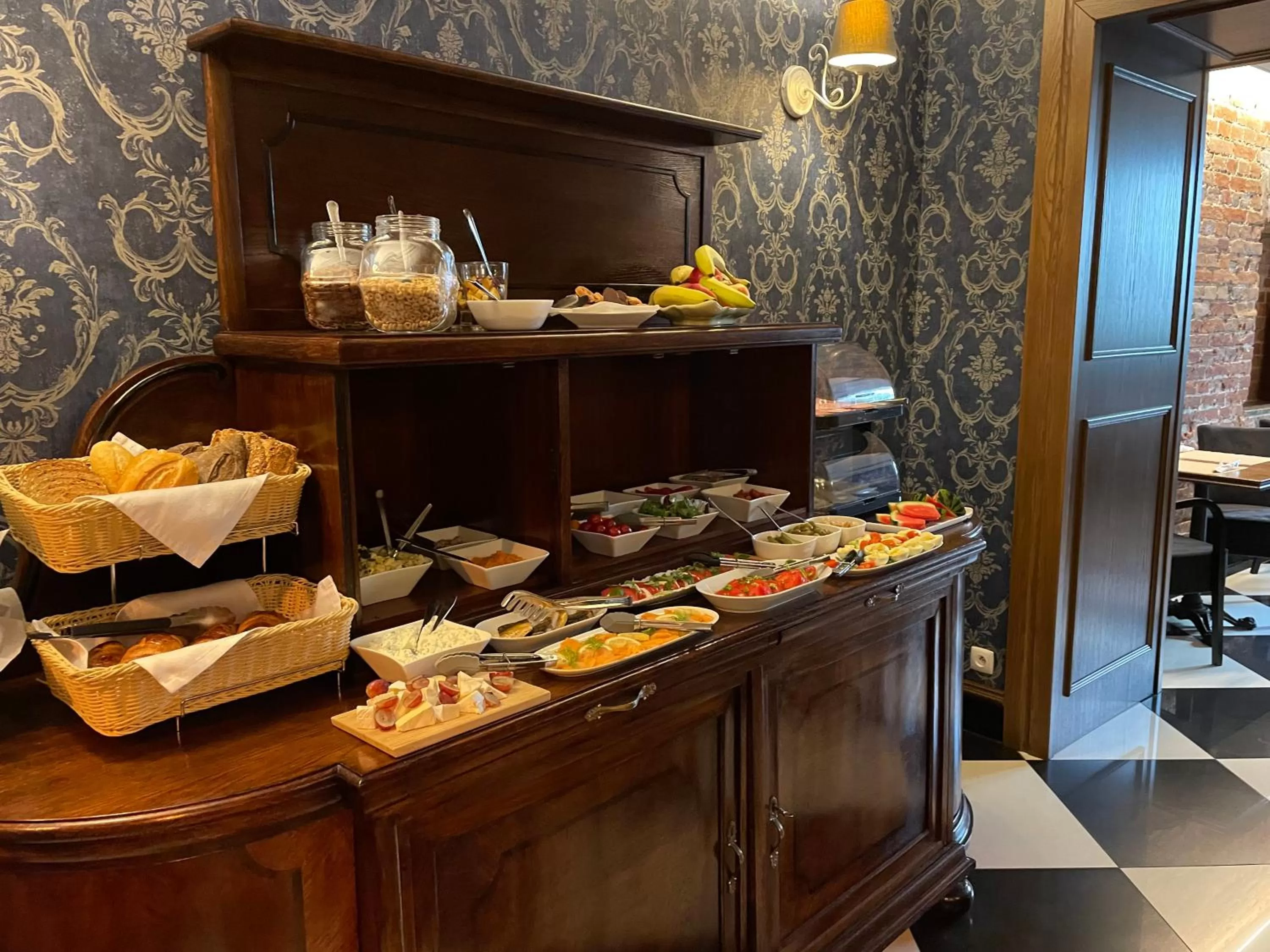 Food in SleepWalker Boutique Suites