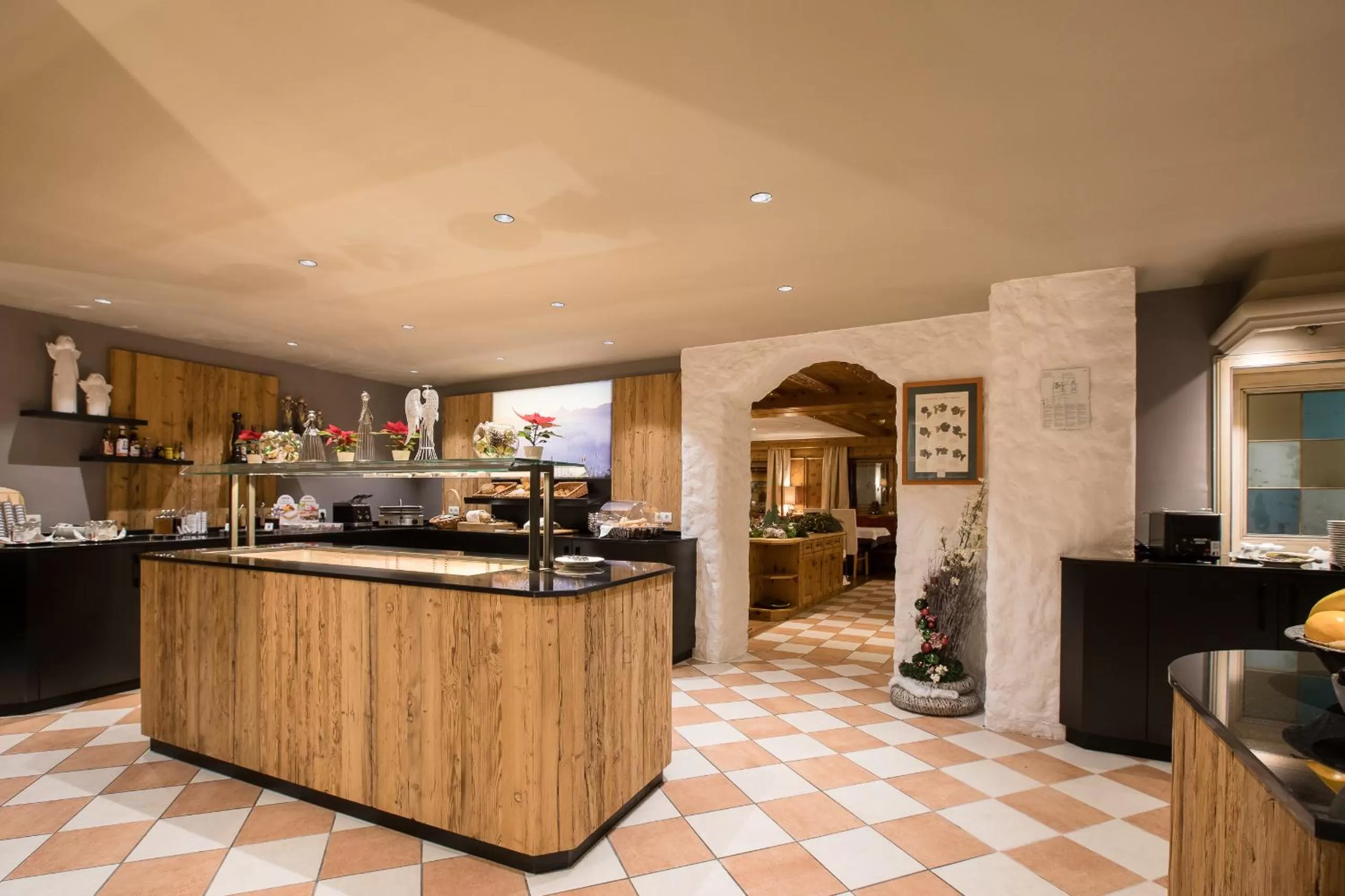 Buffet breakfast in Alpenhotel Tirolerhof