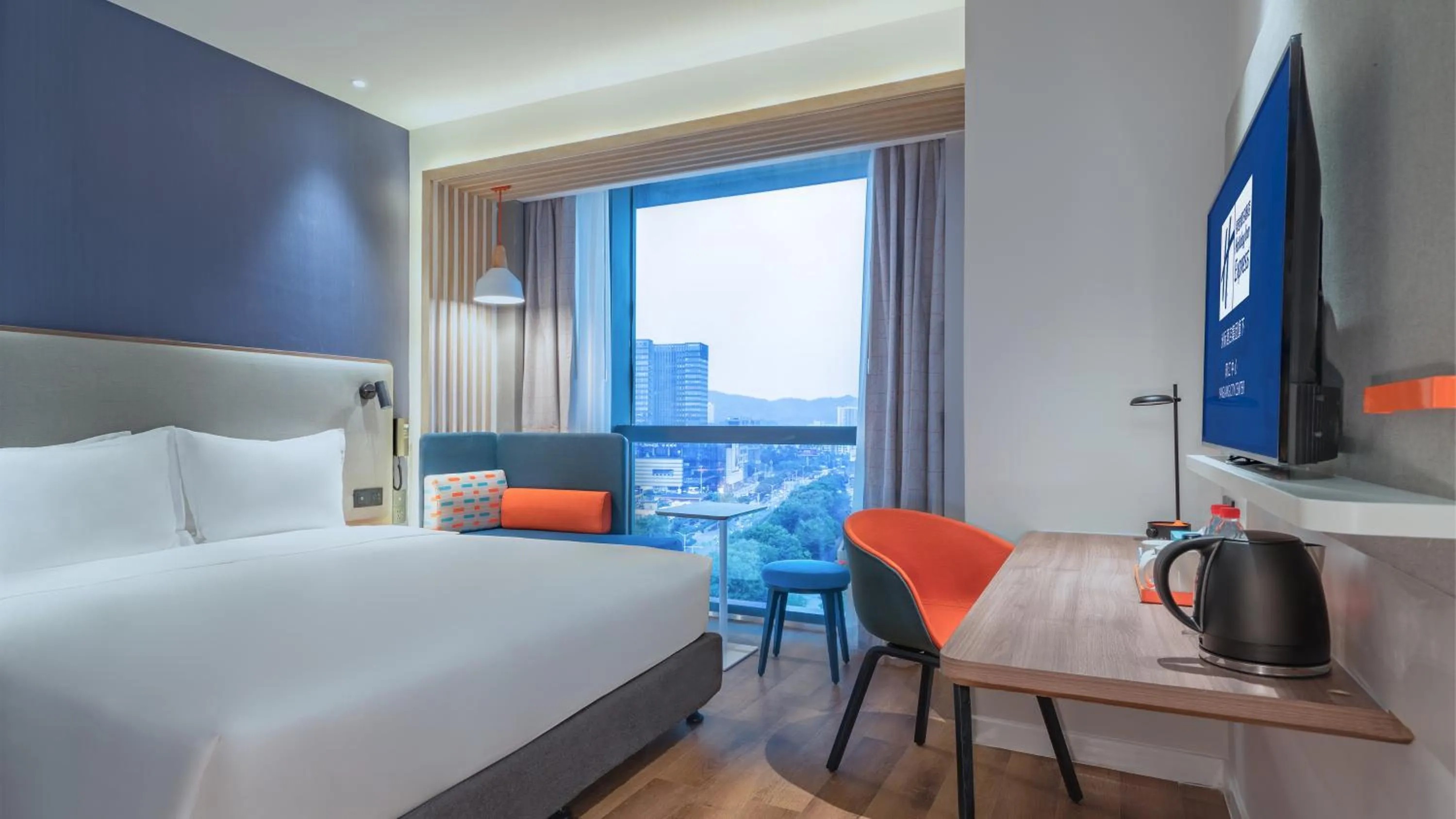 Bed in Holiday Inn Express Yangjiang City Center by IHG
