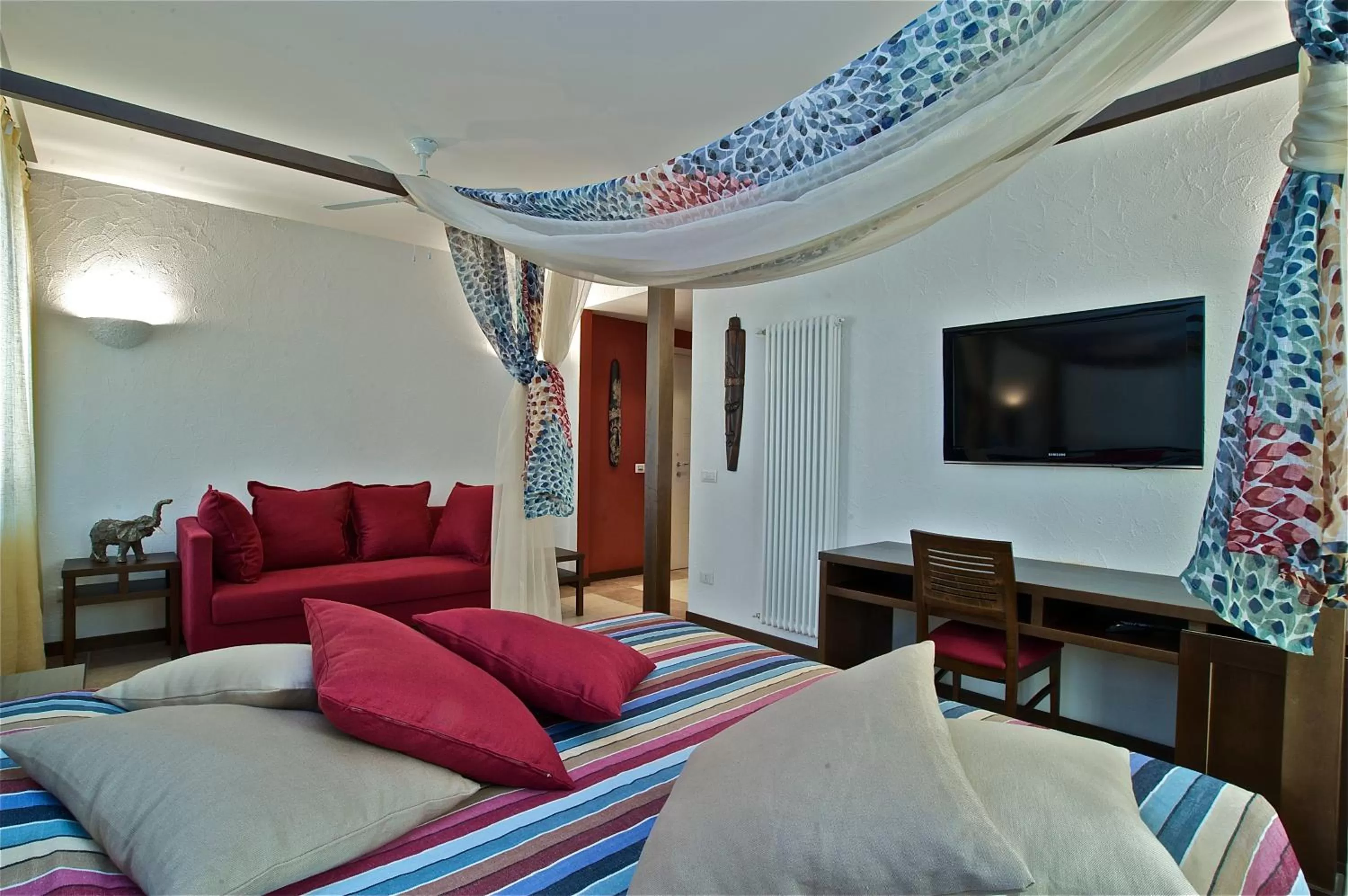 Bedroom, Bed in Design Suite Tirano