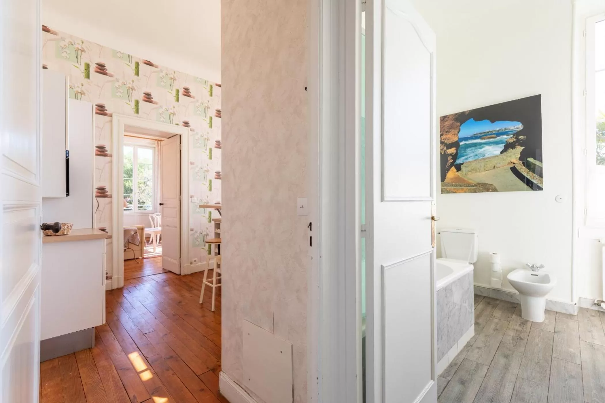 Photo of the whole room in Domaine de Bassilour