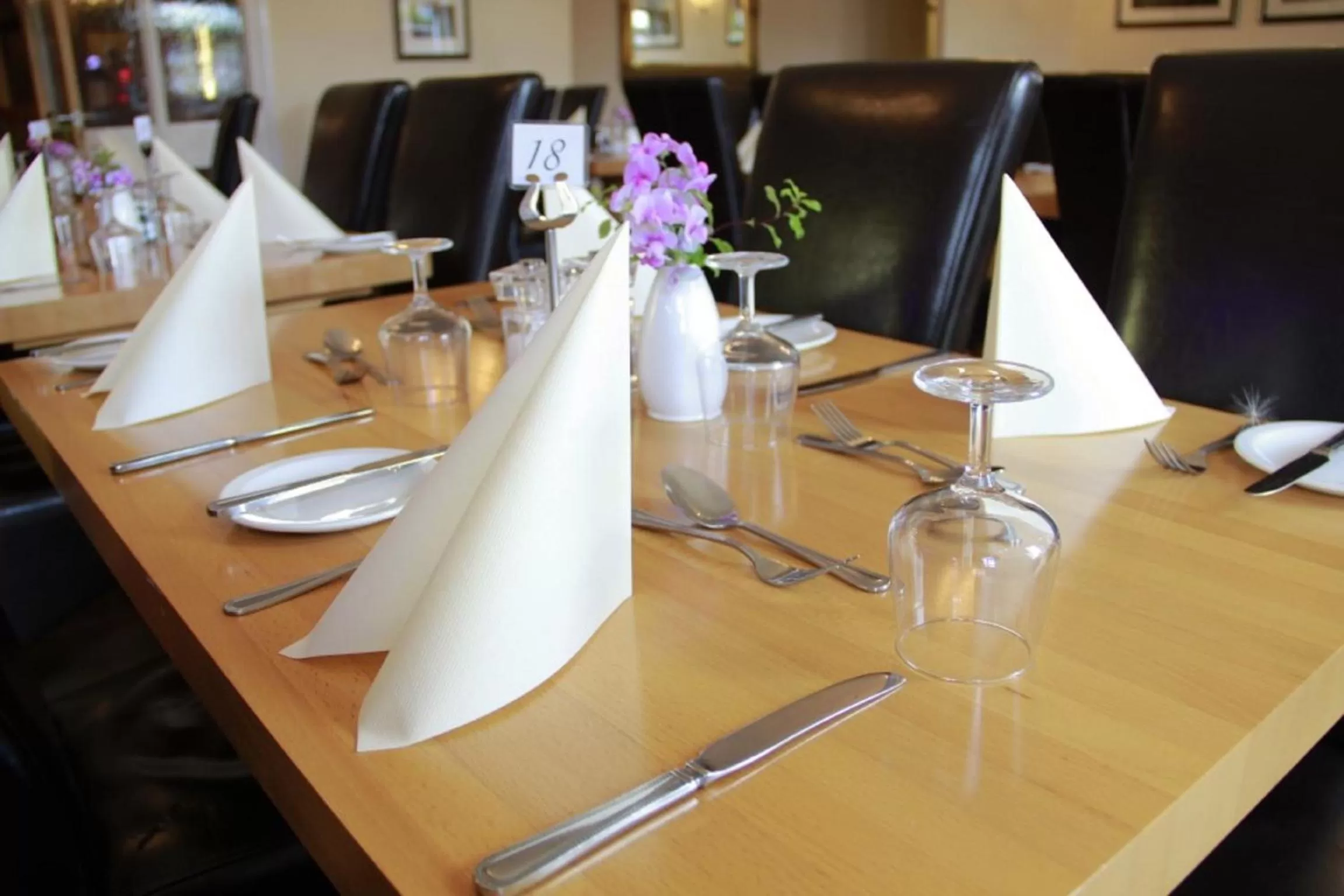 Restaurant/places to eat in Exeter Court Hotel