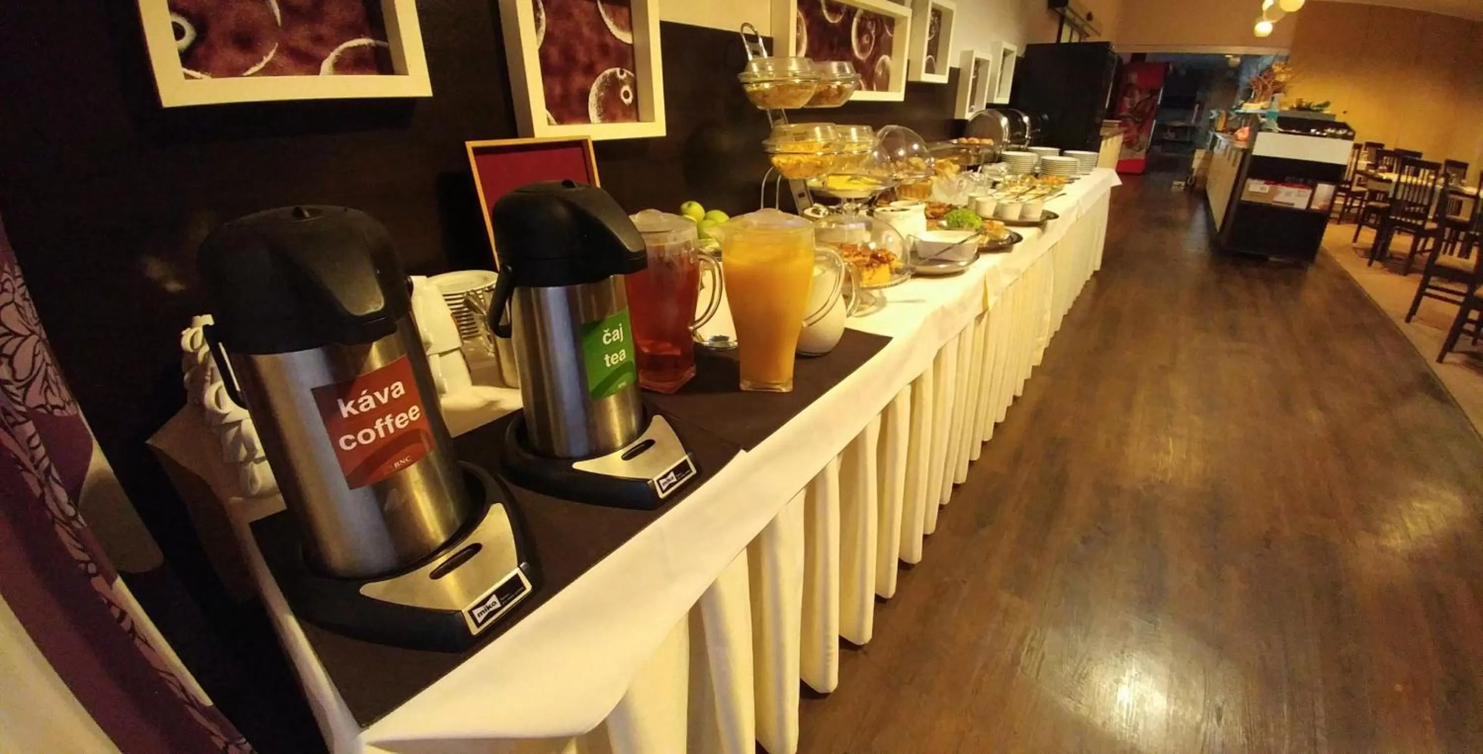 Restaurant/places to eat in BNC Hotel - Restaurant - Bowling