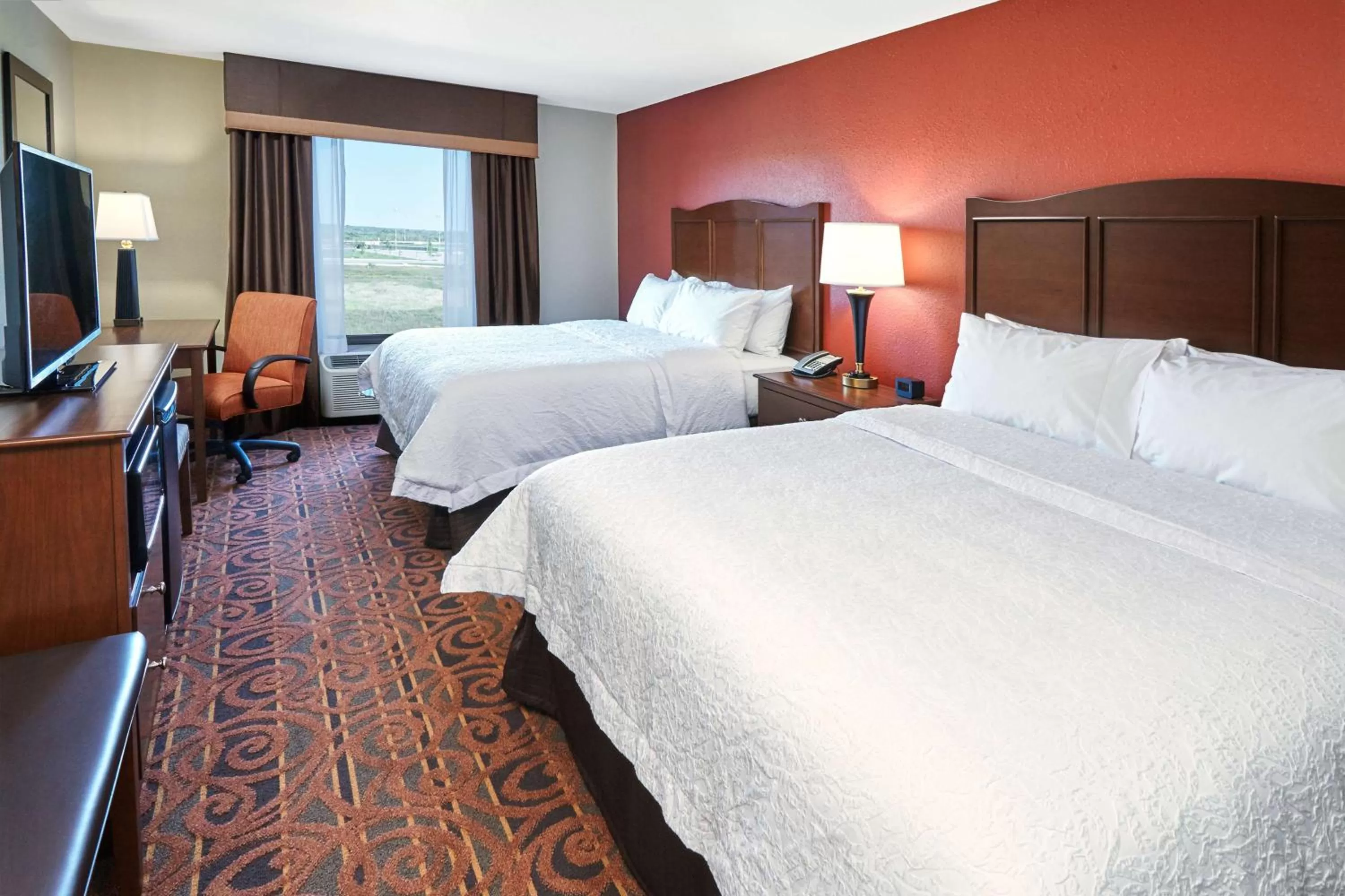Queen Room with Two Queen Beds - Hearing Access/ Non-Smoking in Hampton Inn & Suites Milwaukee/Franklin