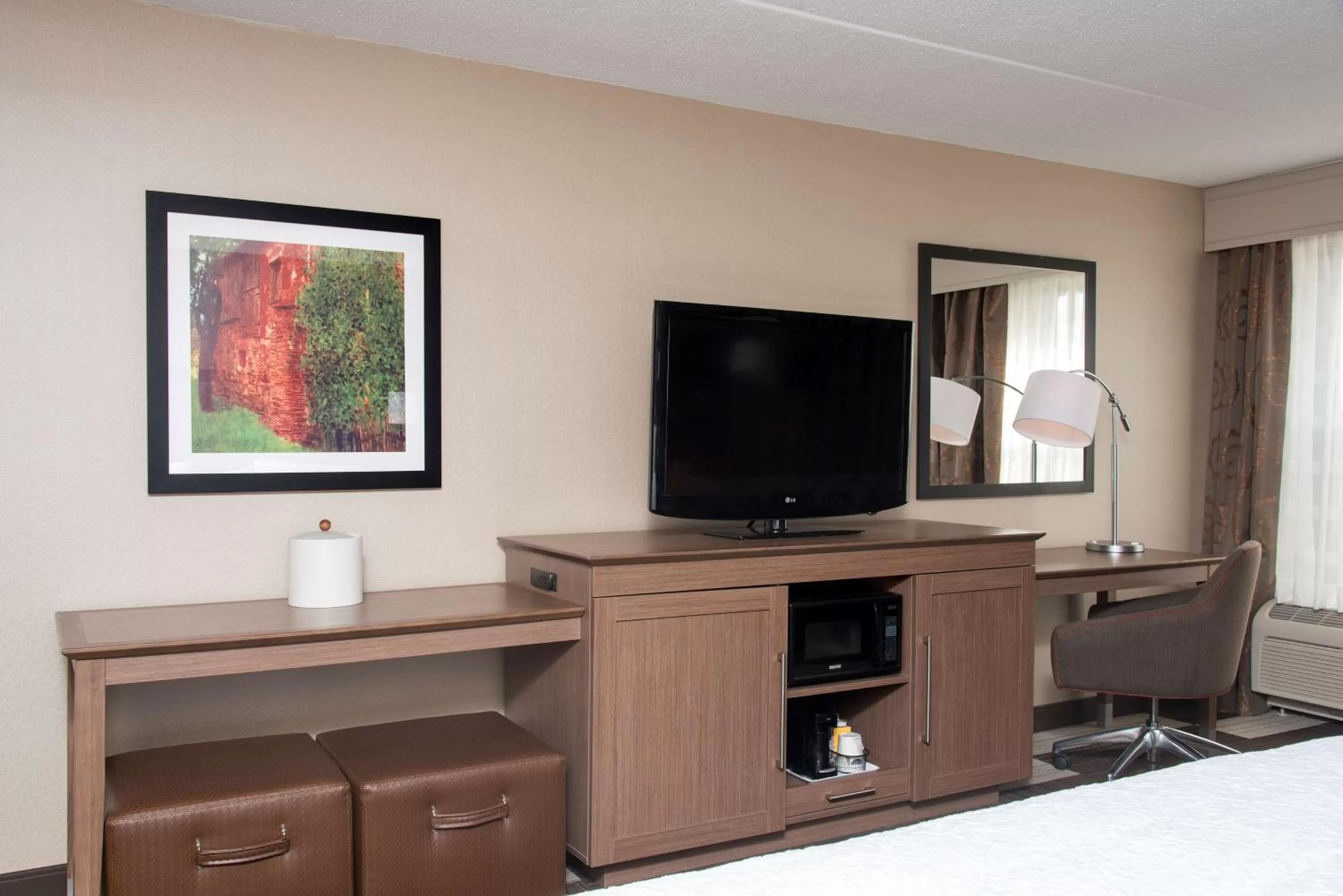 Bed in Hampton Inn Seymour