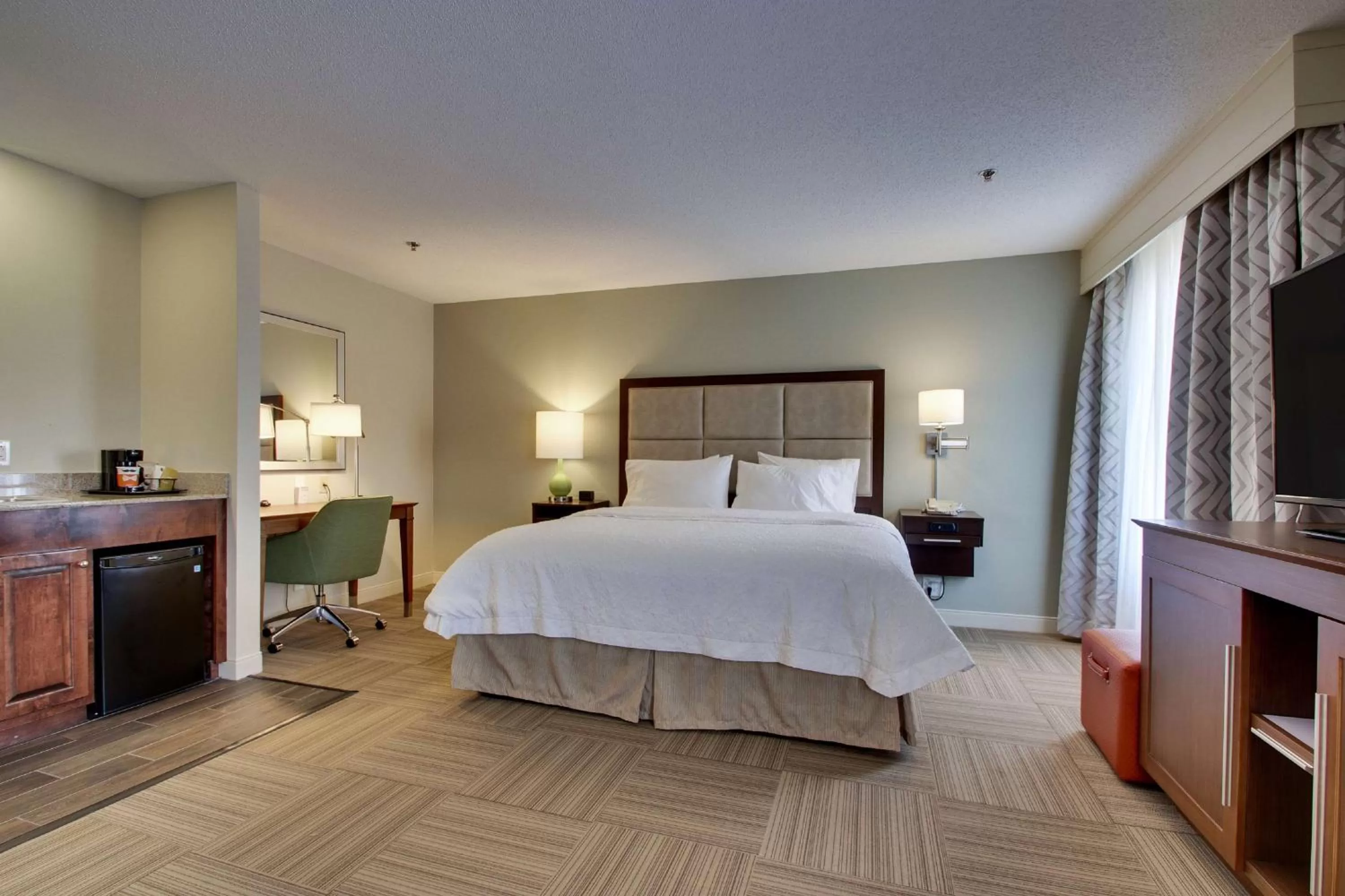 Bed in Hampton Inn Warner Robins