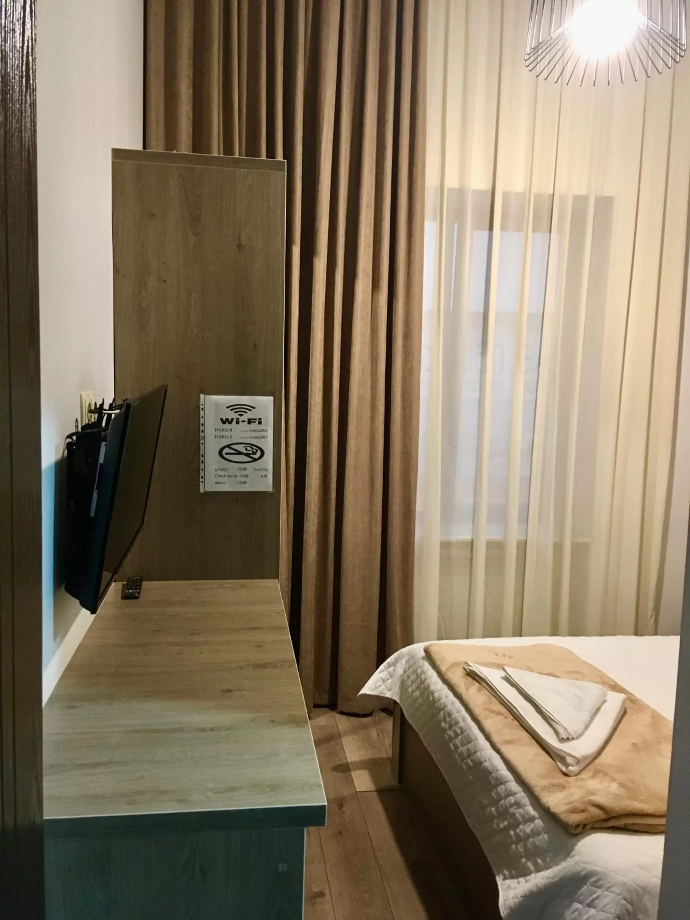 TV/Entertainment Center in Iveria