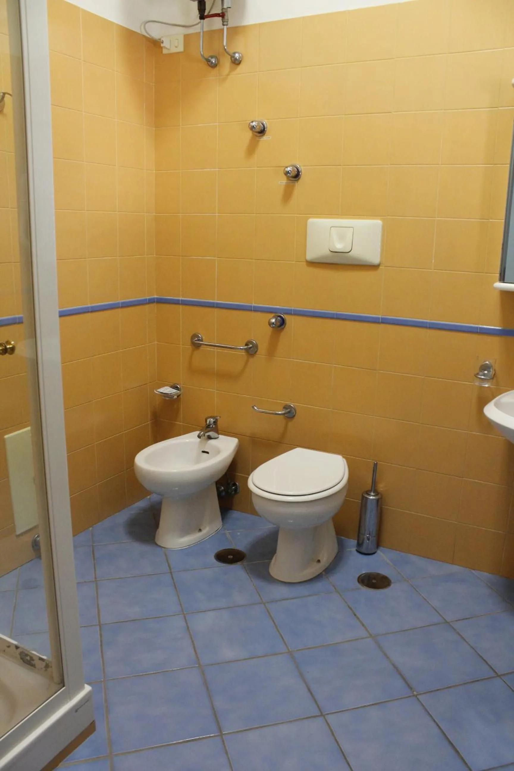 Toilet in Ancelle Sorrento - Casa d'Accoglienza