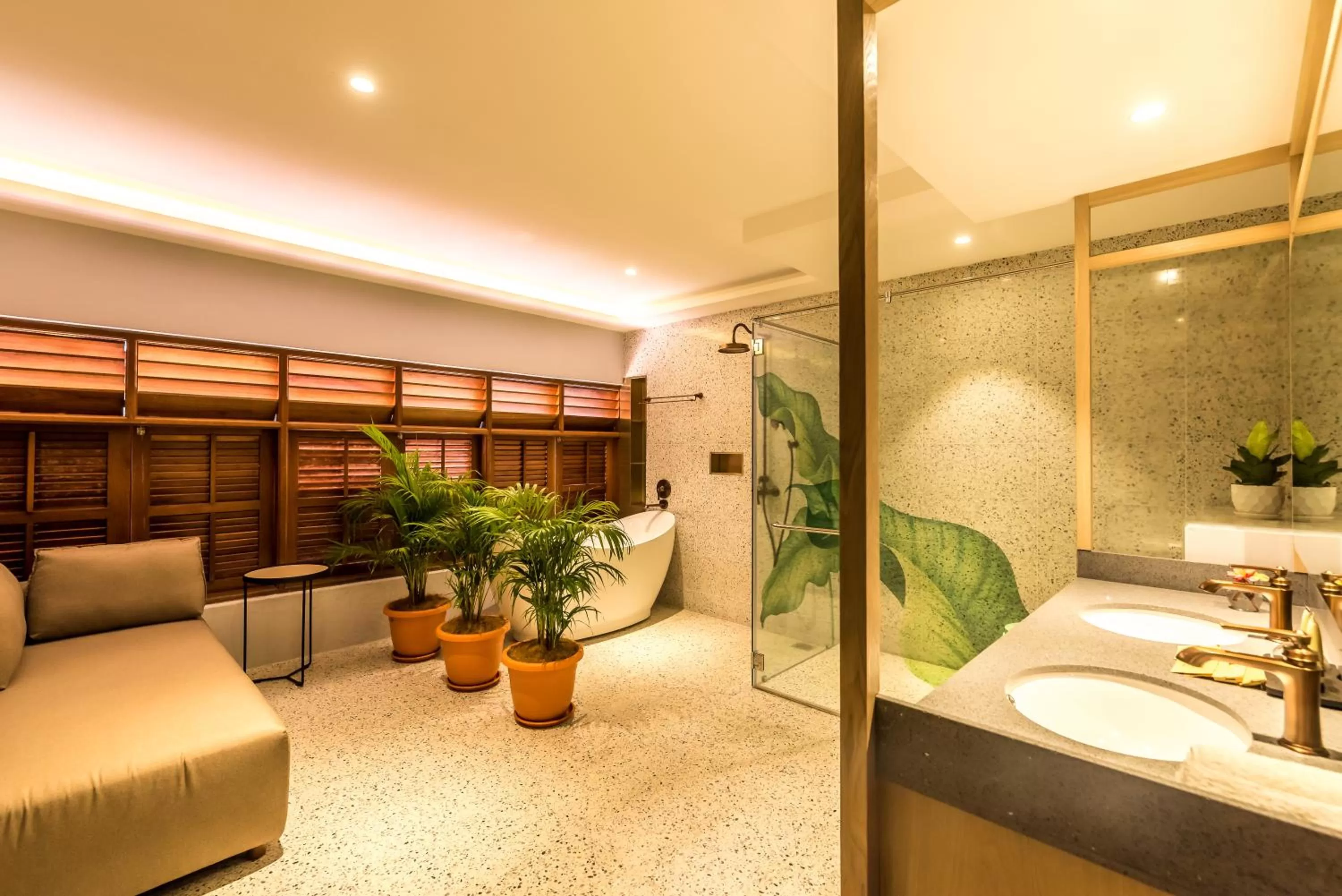 Bathroom, Bed in Tien Terrace Macalister