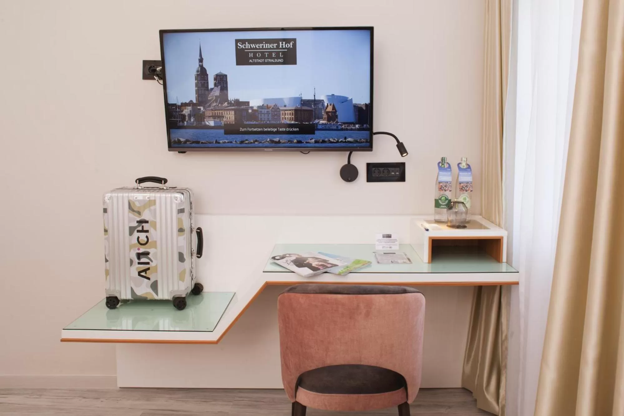 TV and multimedia in Hotel Schweriner Hof