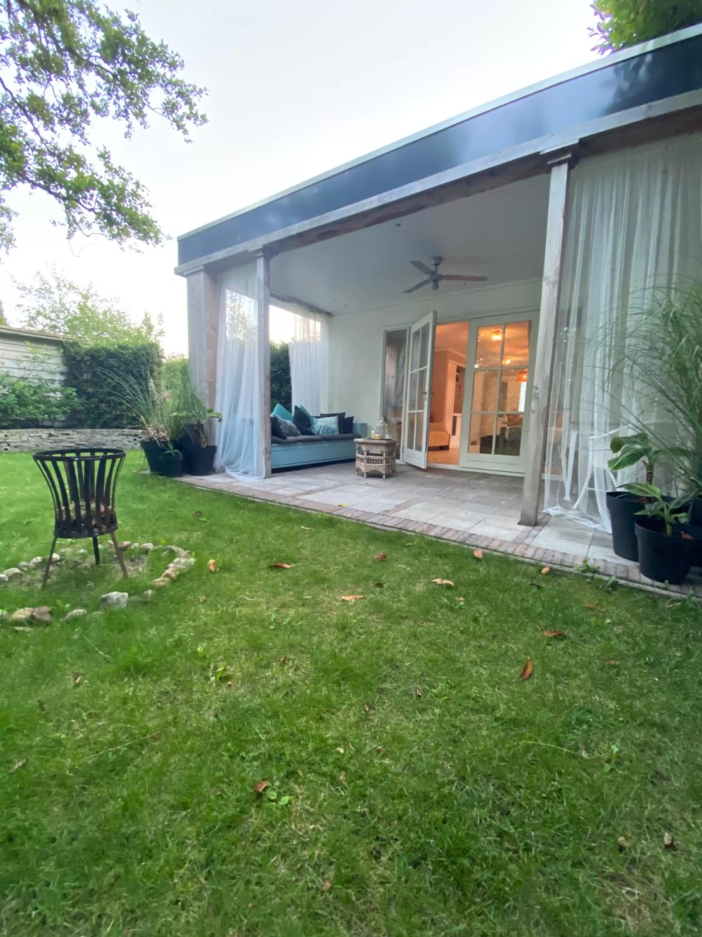 De Vijverkamer-----privé diner op de kamer mogelijk!!