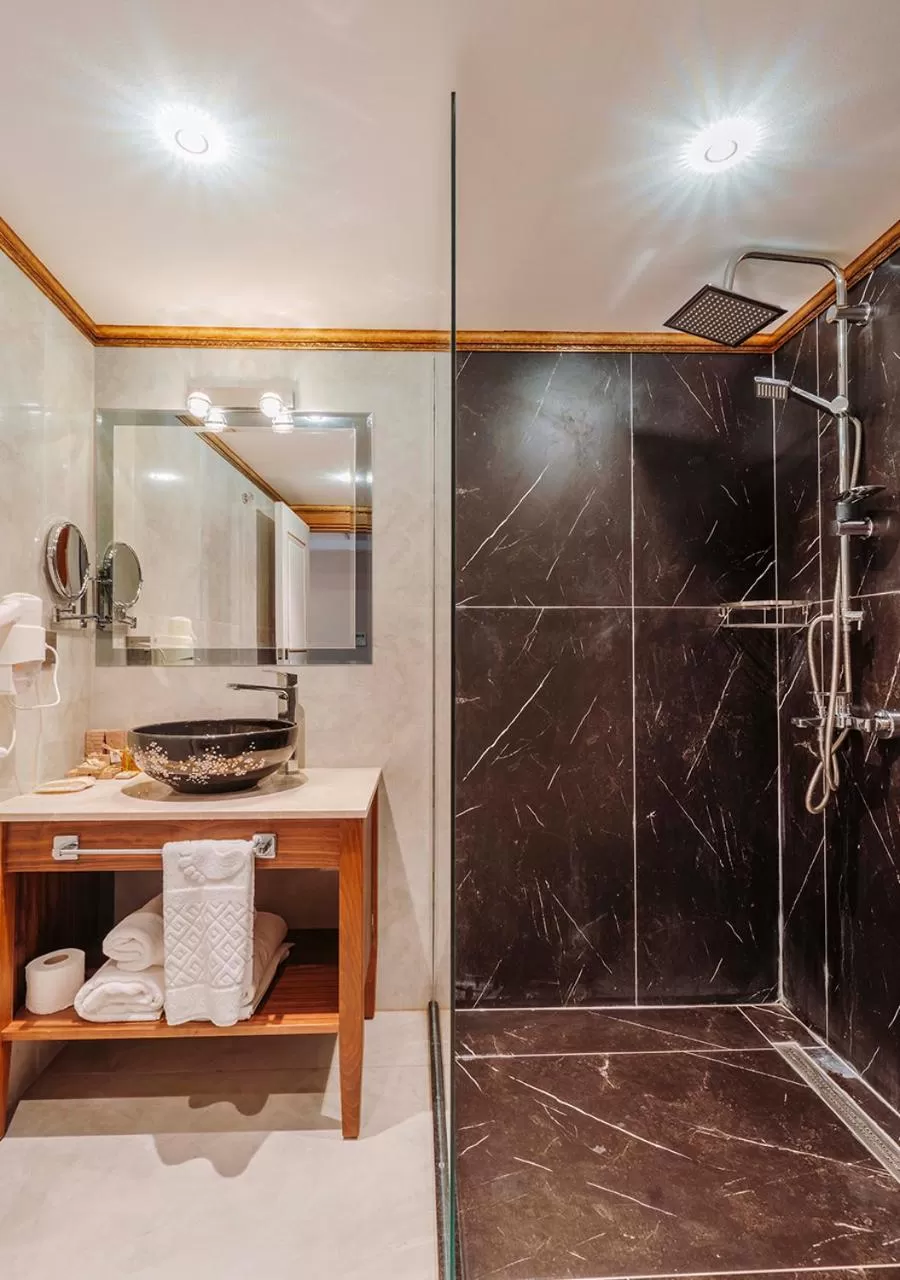 Bathroom in TS Park Hotel