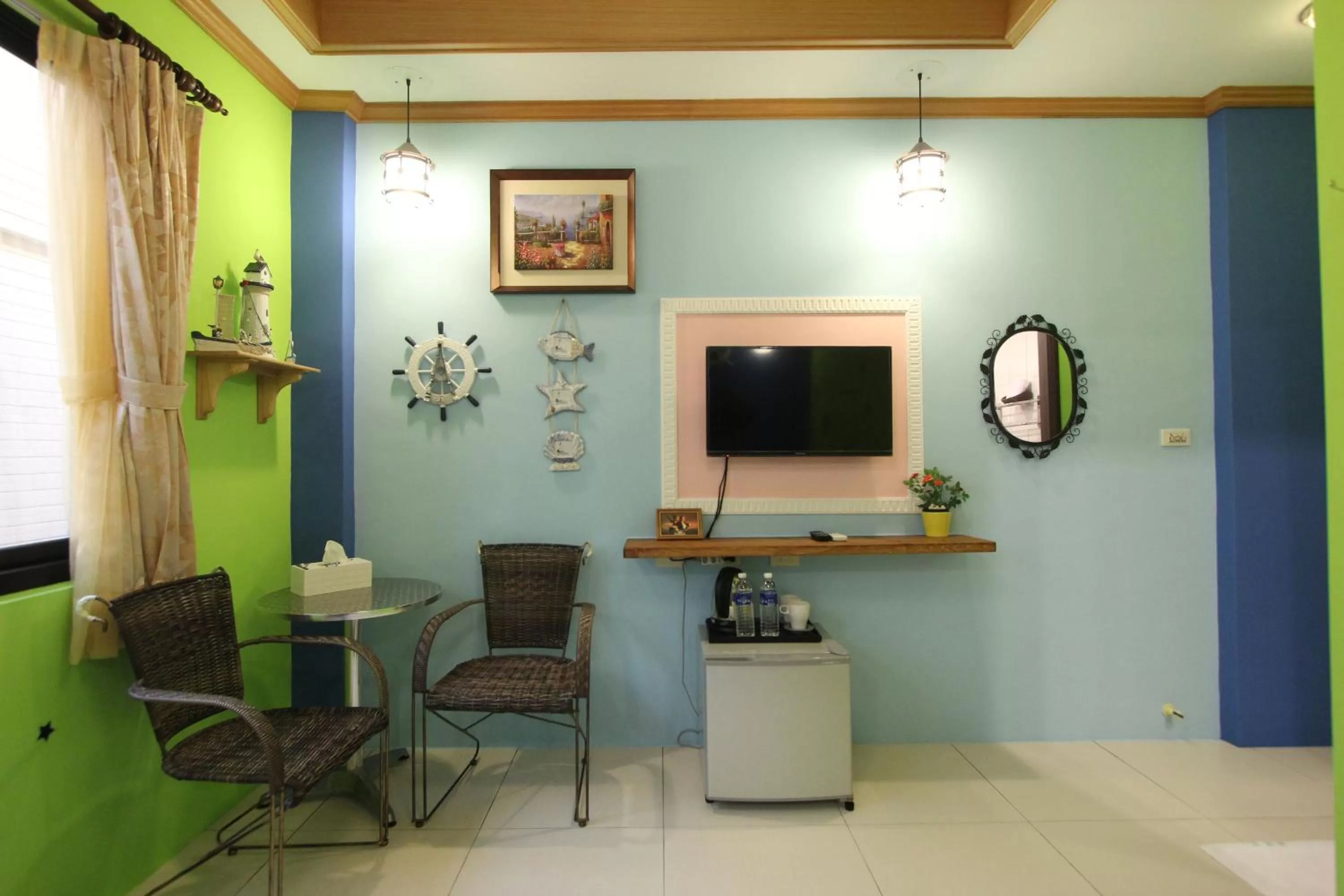 TV/Entertainment Center in Kenting Diack Inn