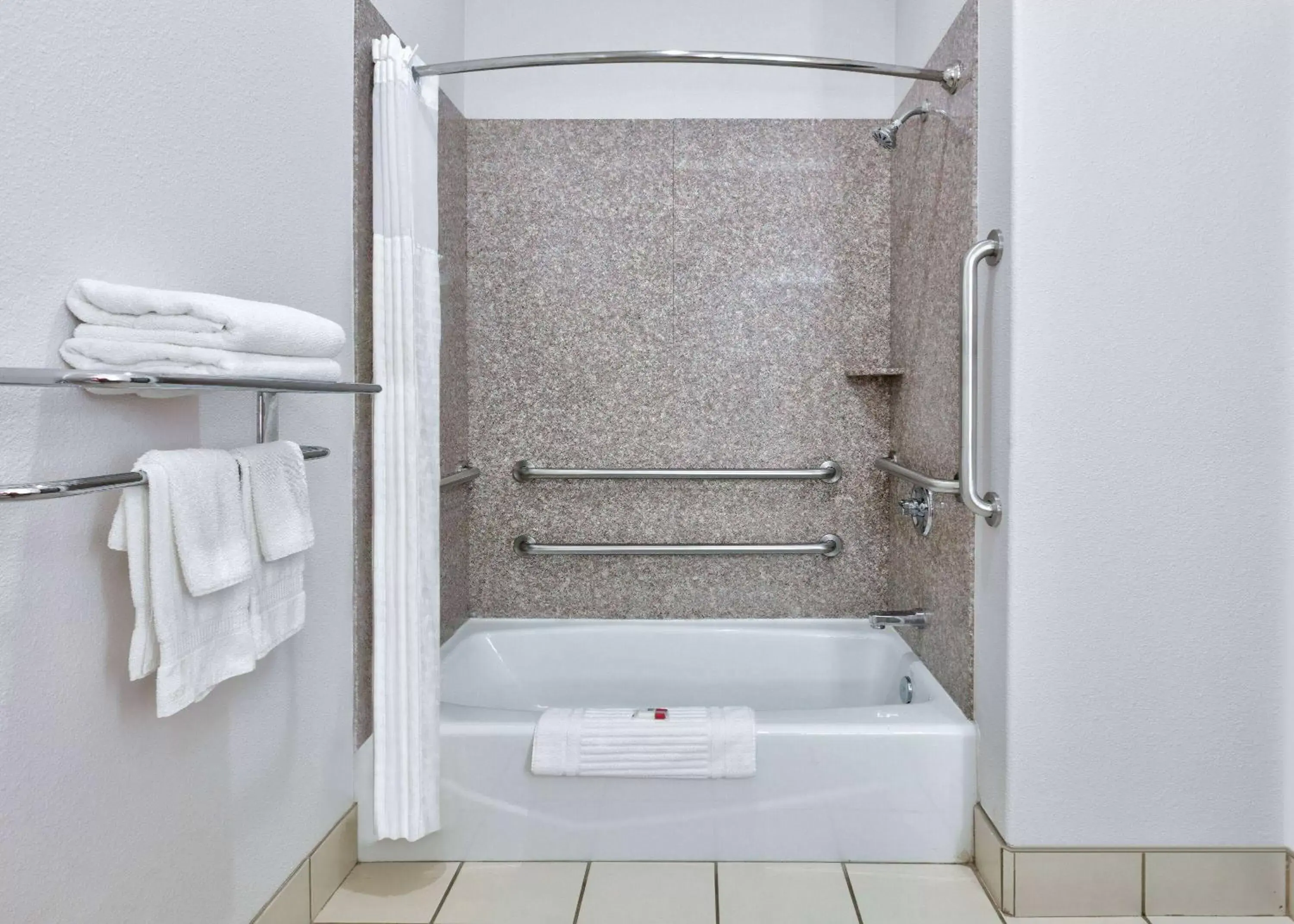 King Suite with Bath Tub - Mobility/Hearing Accessible - Non-Smoking in Baymont Inn & Suites by Wyndham Glen Rose King Suite with Bath Tub - Mobility/Hearing Accessible - Non-Smoking in Baymont Inn & Suites by Wyndham Glen Rose
