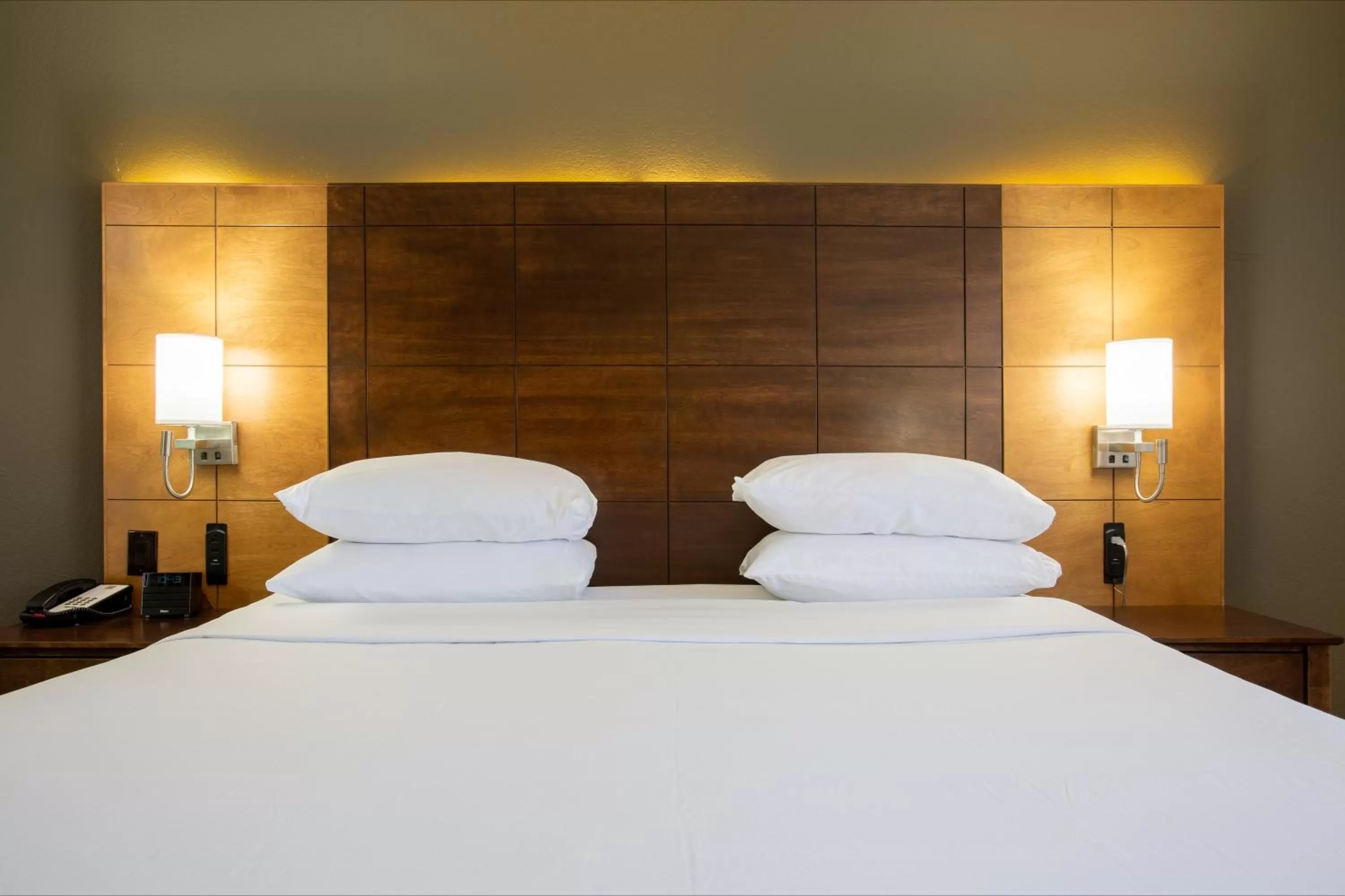Bed in Arroyo Pinion Hotel, an Ascend Collection Hotel