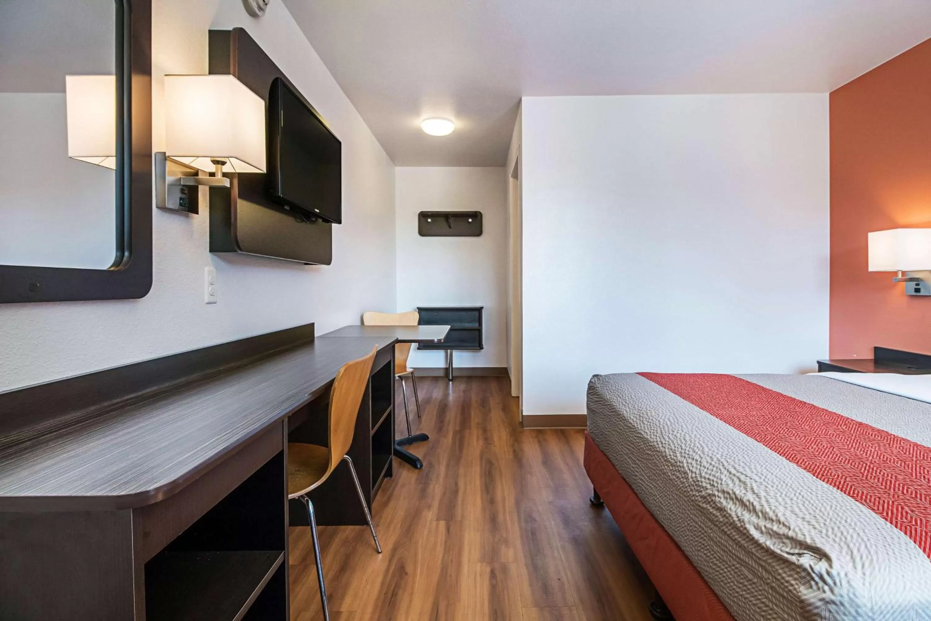 TV and multimedia, Bed in Motel 6-Corpus Christi, TX - Northwest