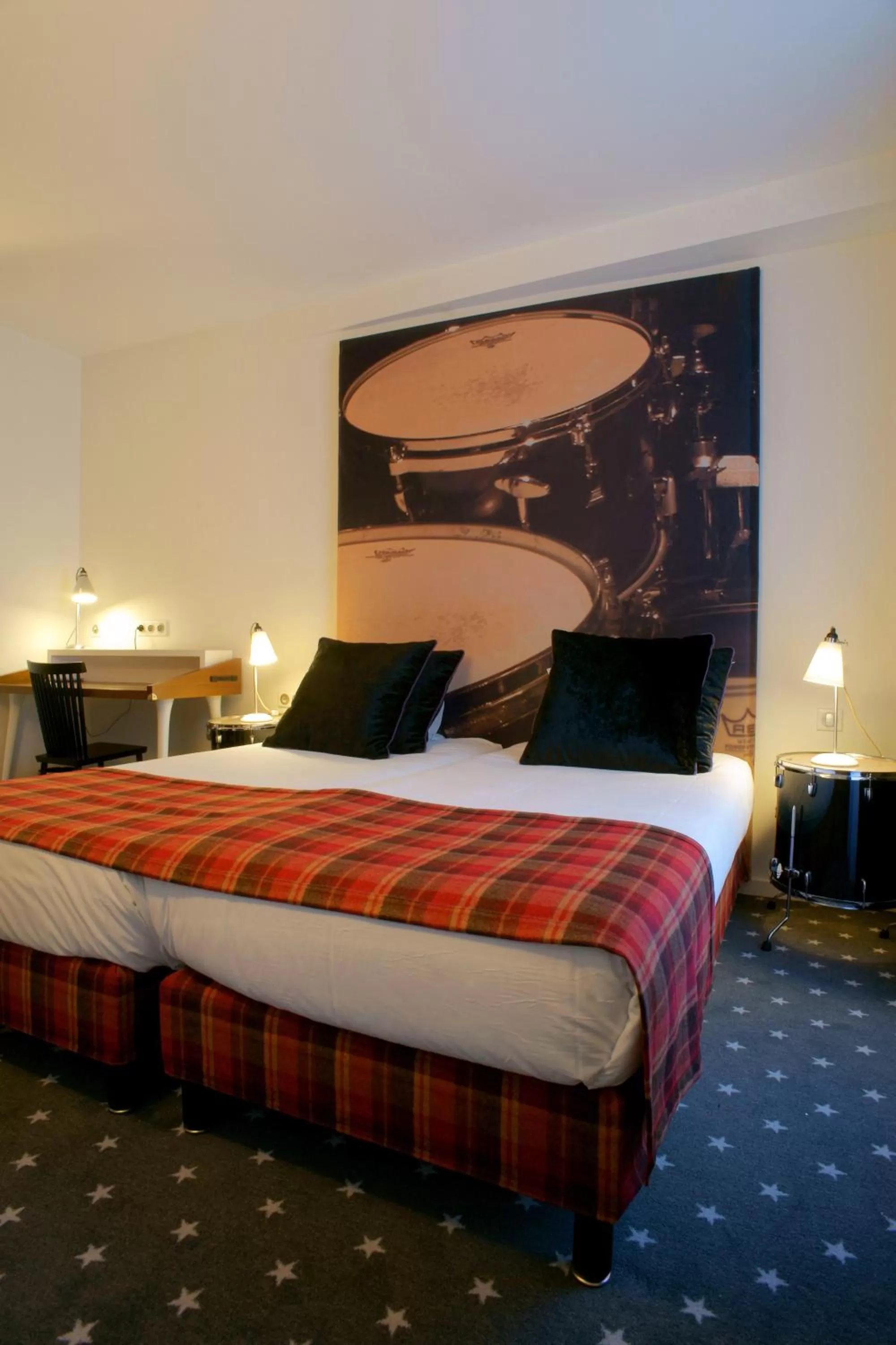 Bedroom, Bed in Hôtel du Triangle d'Or