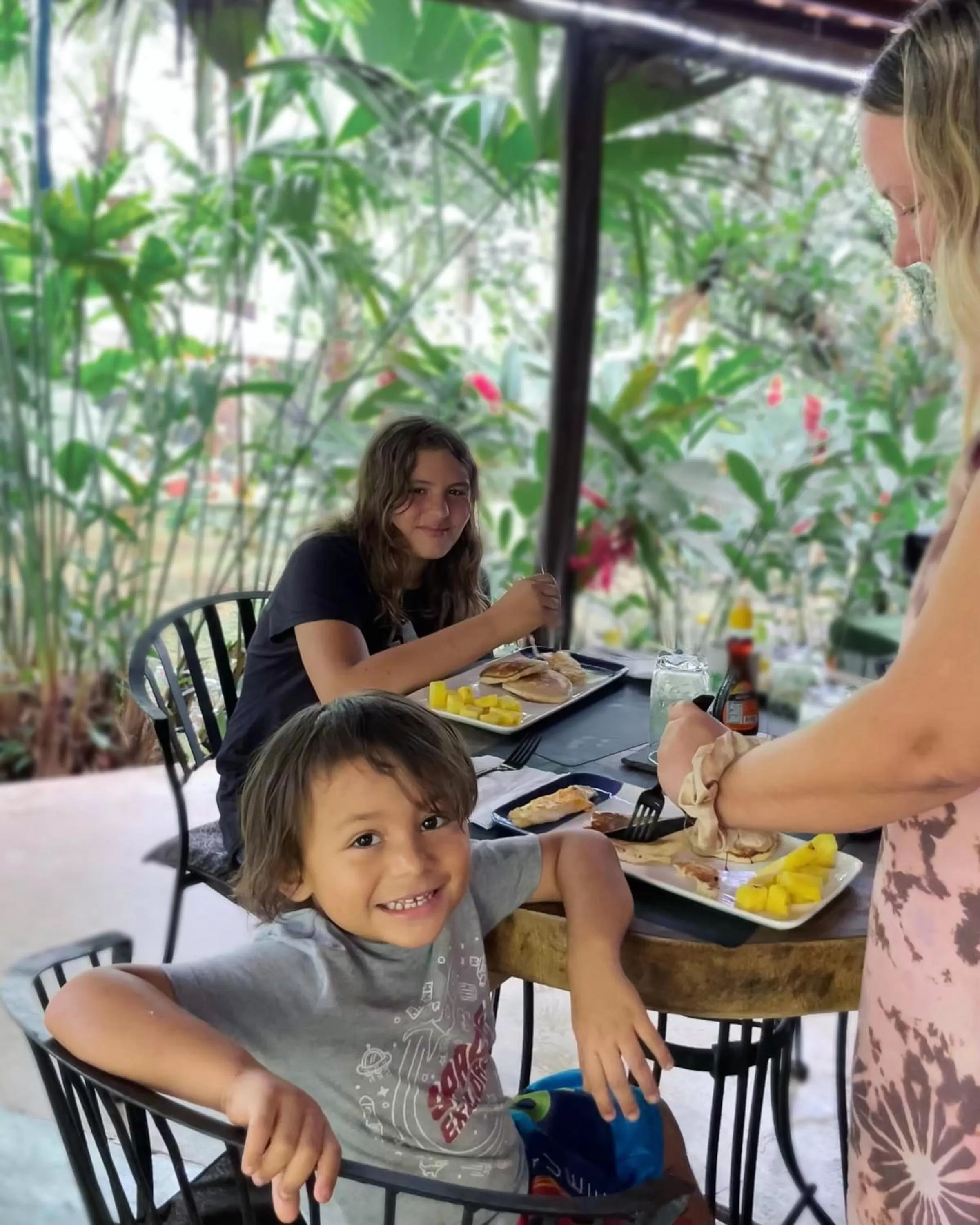 group of guests in Monkey Lodge Panama