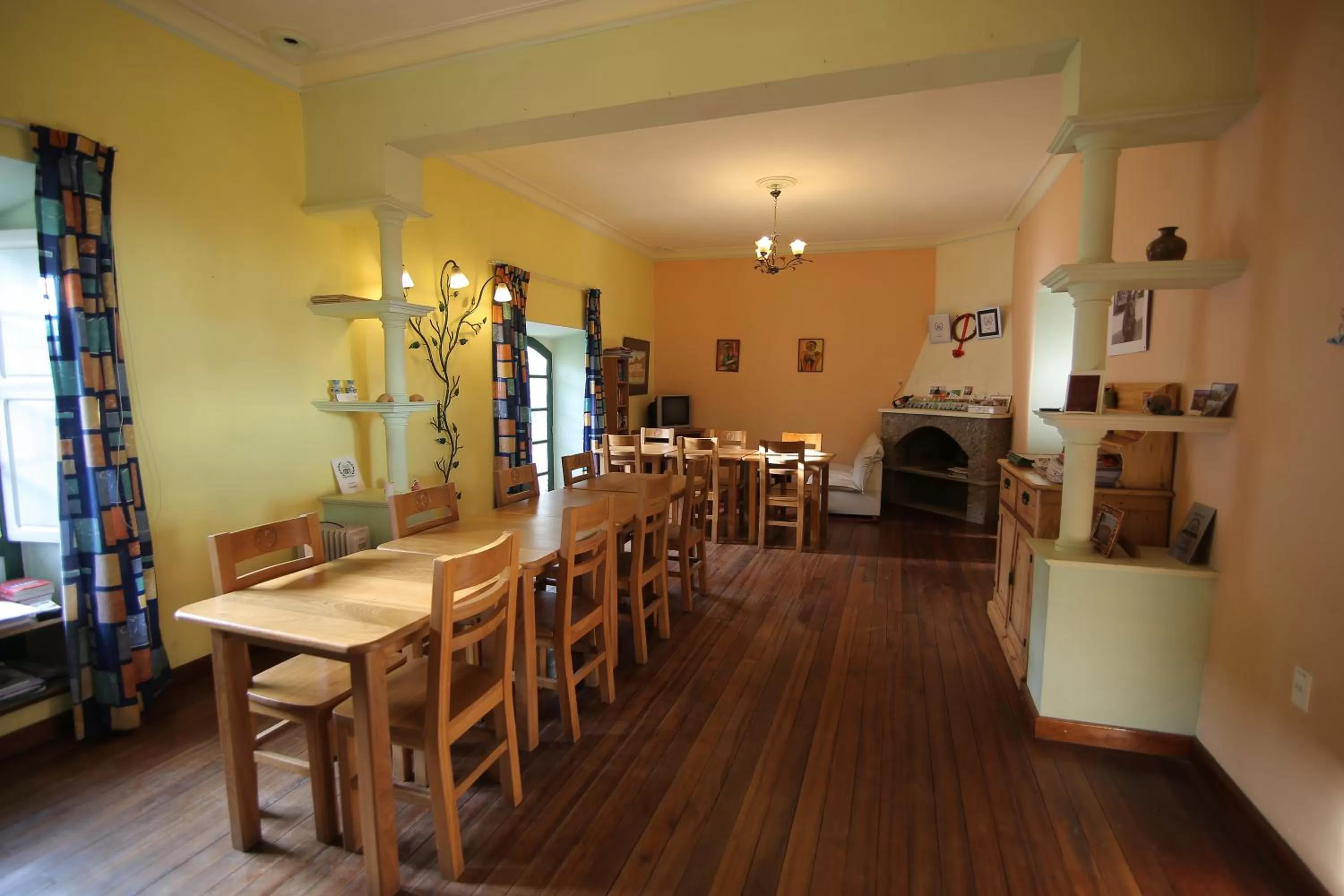 Property building, Restaurant/Places to Eat in Casa Verde B&B