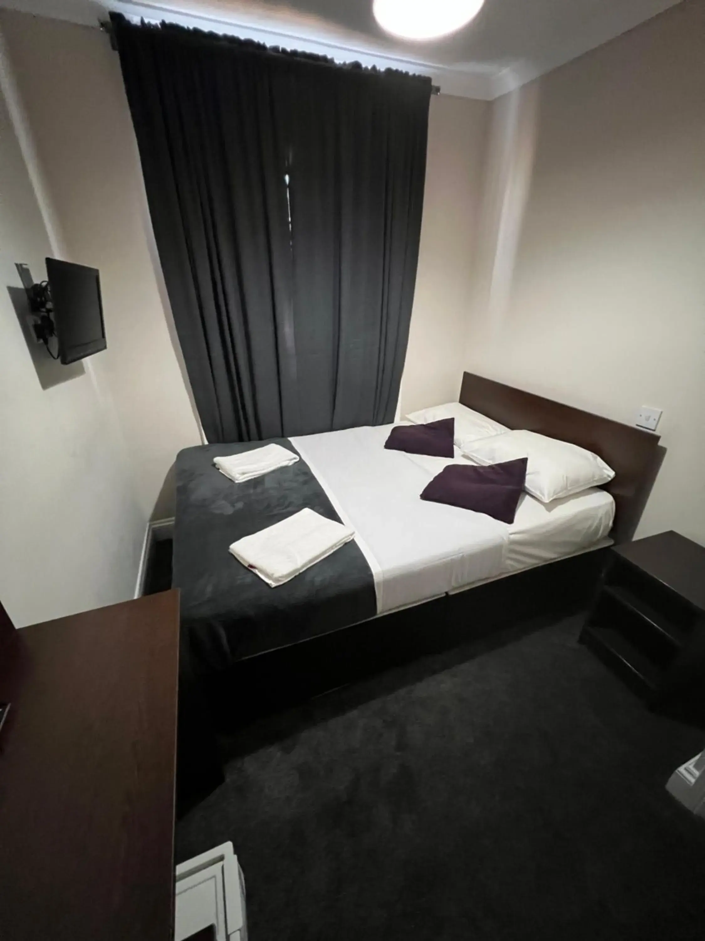 Double Room with Private Bathroom in Goodwood Hotel Double Room with Private Bathroom in Goodwood Hotel