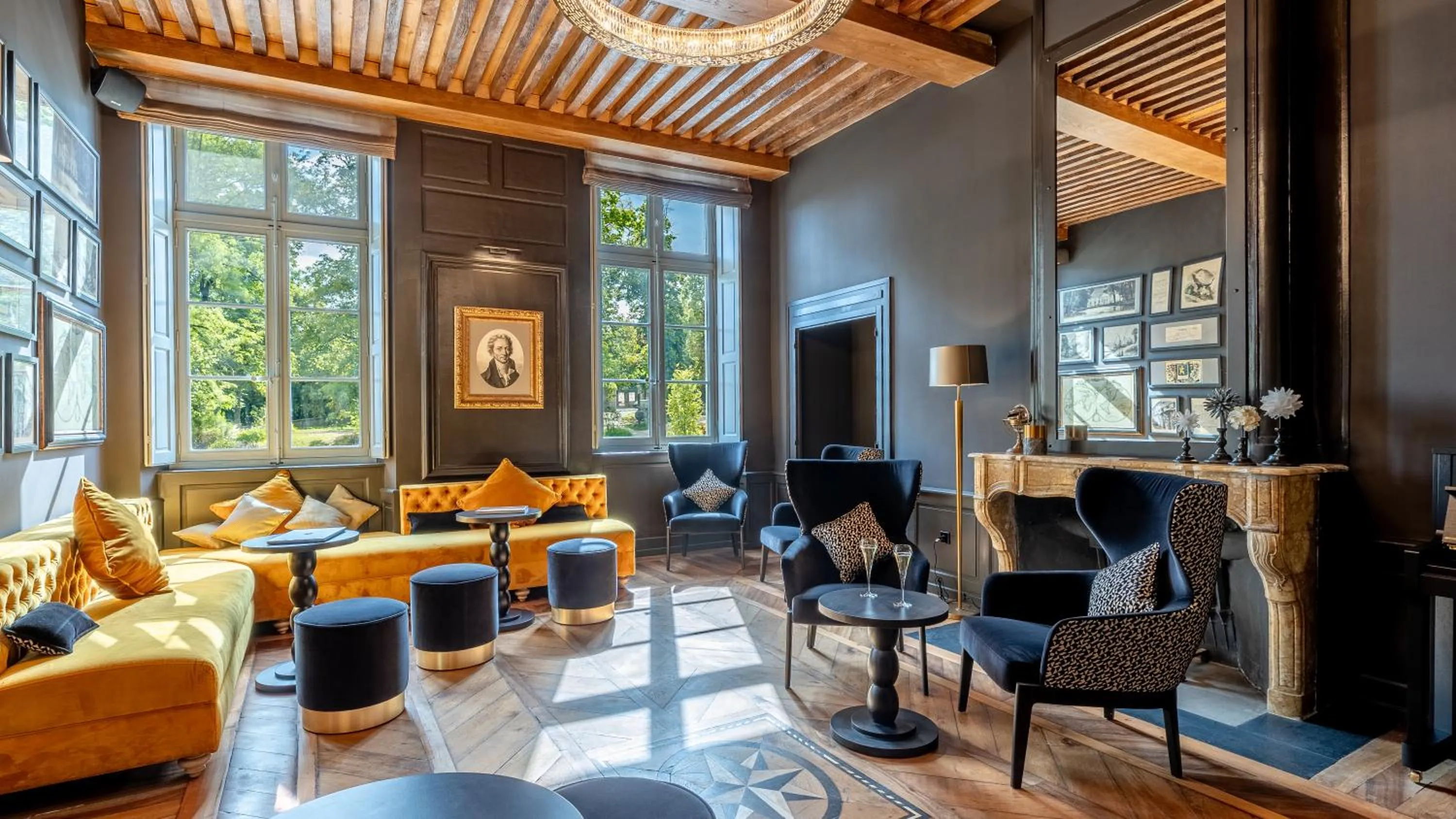 Living room in Domaine de Dolomieu Hotel & Spa - BW Premier Collection