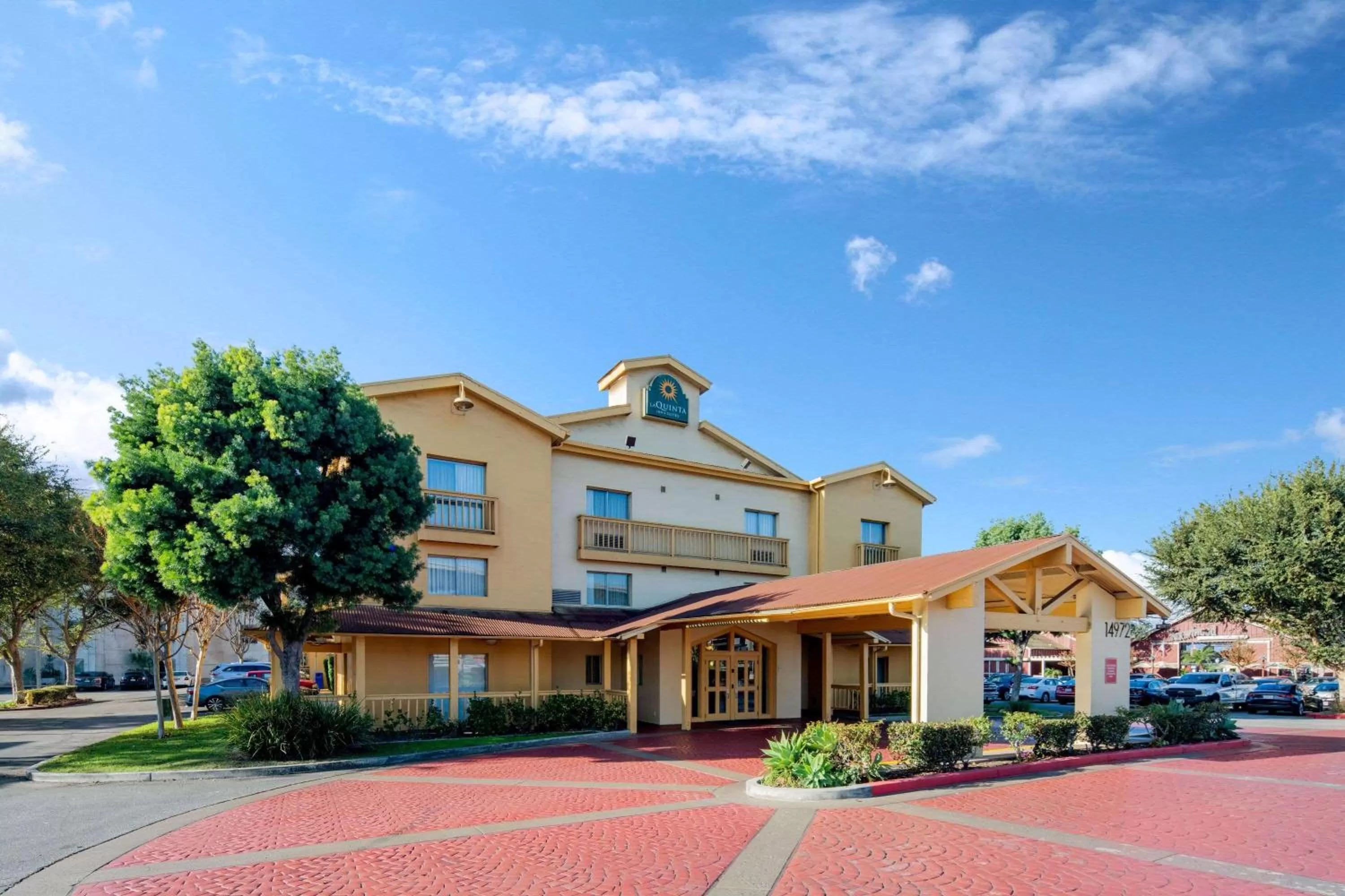Property building in La Quinta Inn & Suites by Wyndham Irvine Spectrum