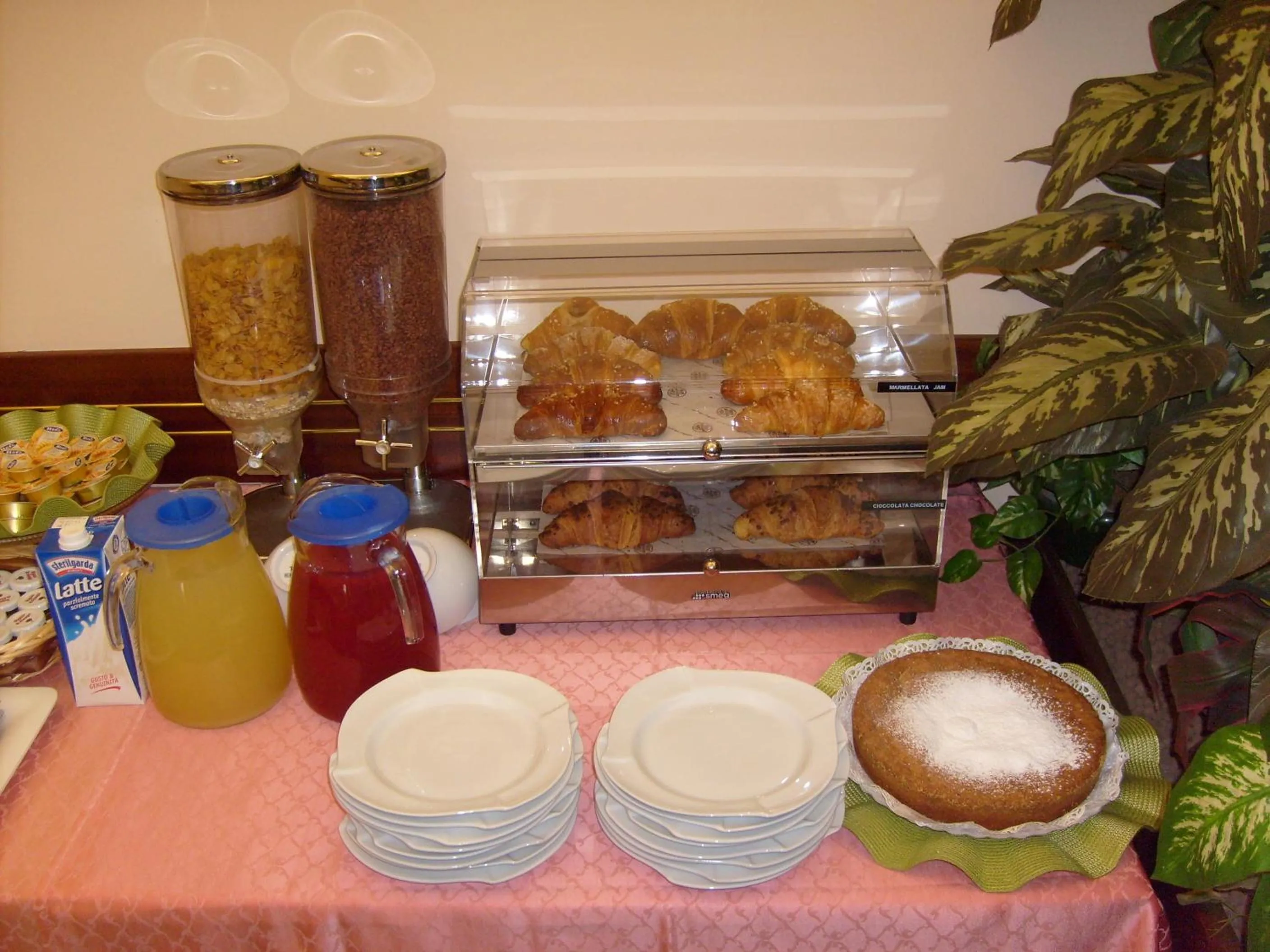 Food and drinks in Hotel Motel Flower