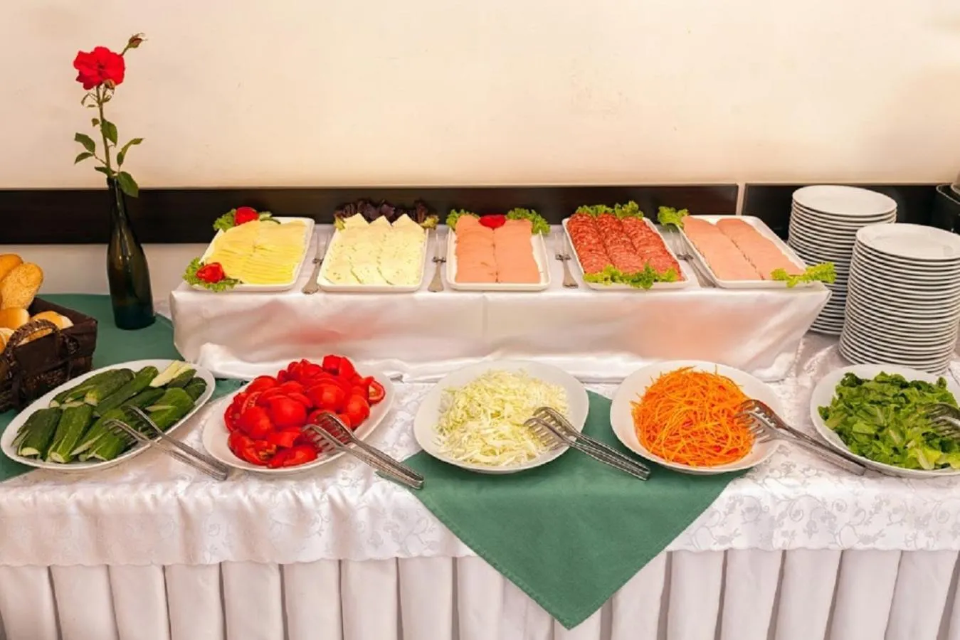 Buffet breakfast in Regineh Hotel