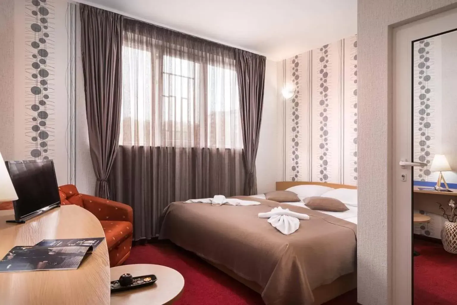 Double Room in Hotel Central Point Double Room in Hotel Central Point