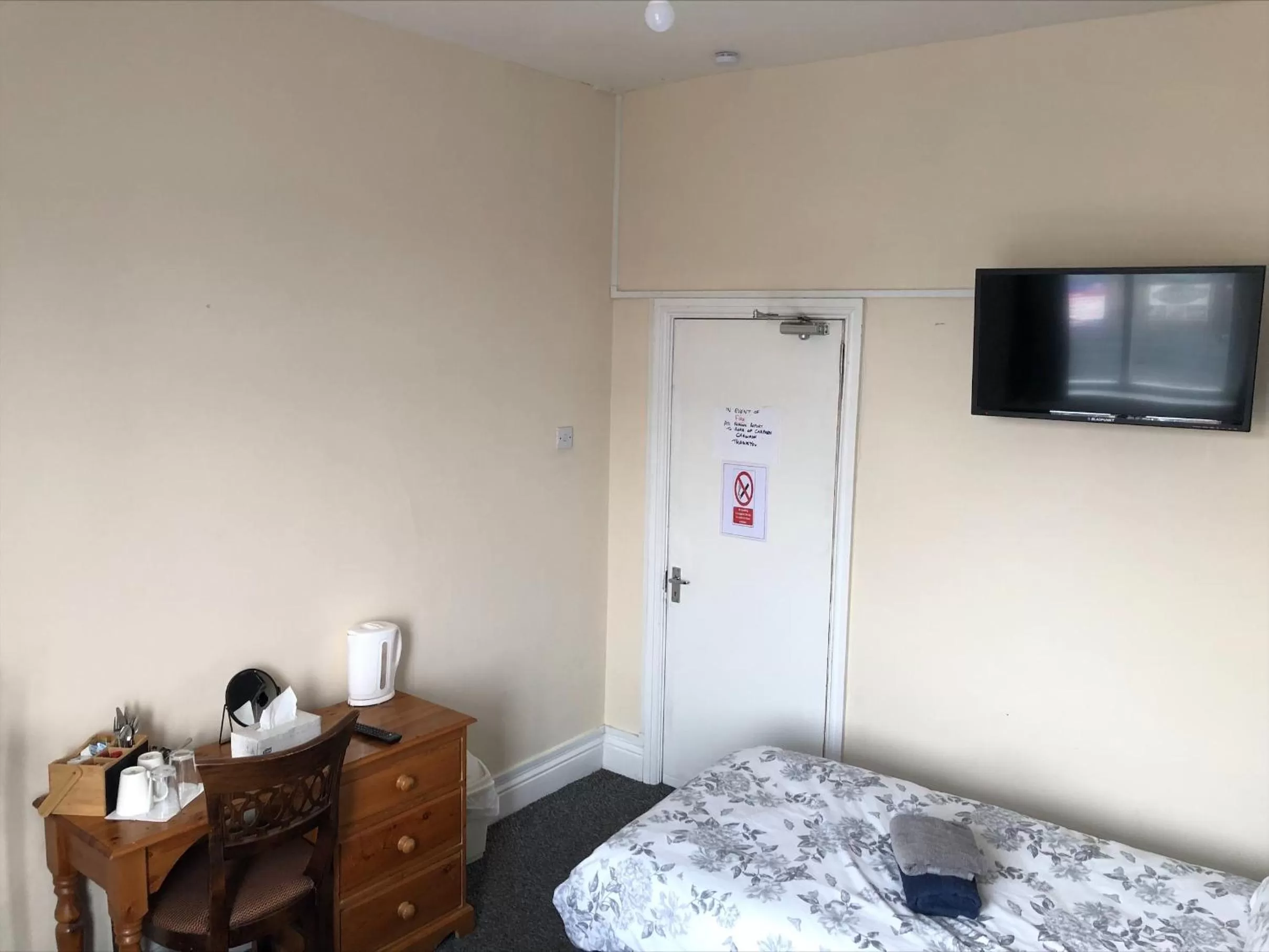 Coffee/tea facilities, Bed in The Grosvenor Free house