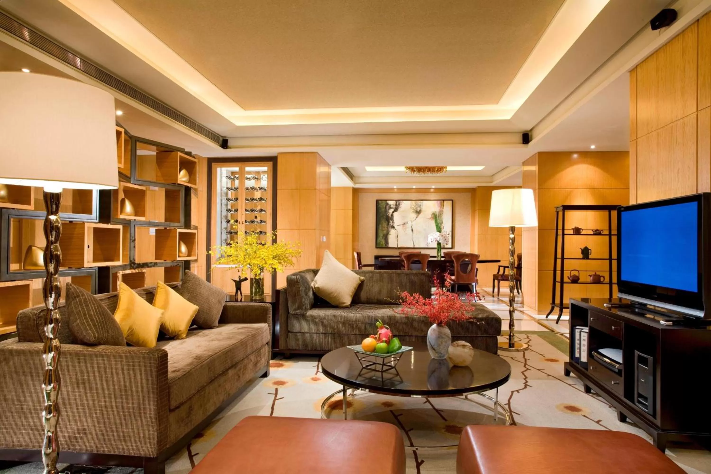 Living room in Sheraton Grand Shanghai Pudong Hotel & Residences