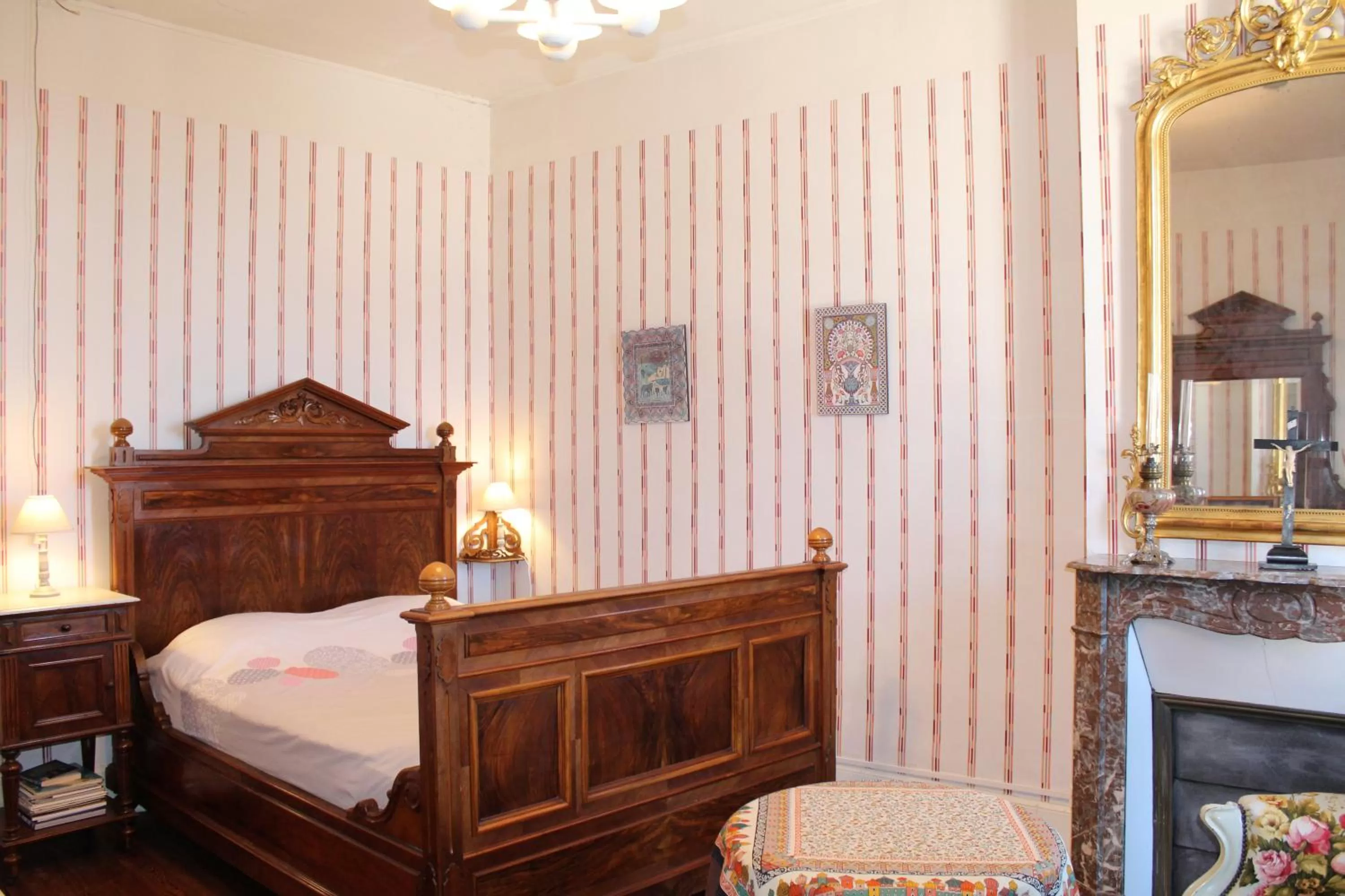 Bed in Chambres d'hôtes La Distillerie B&B