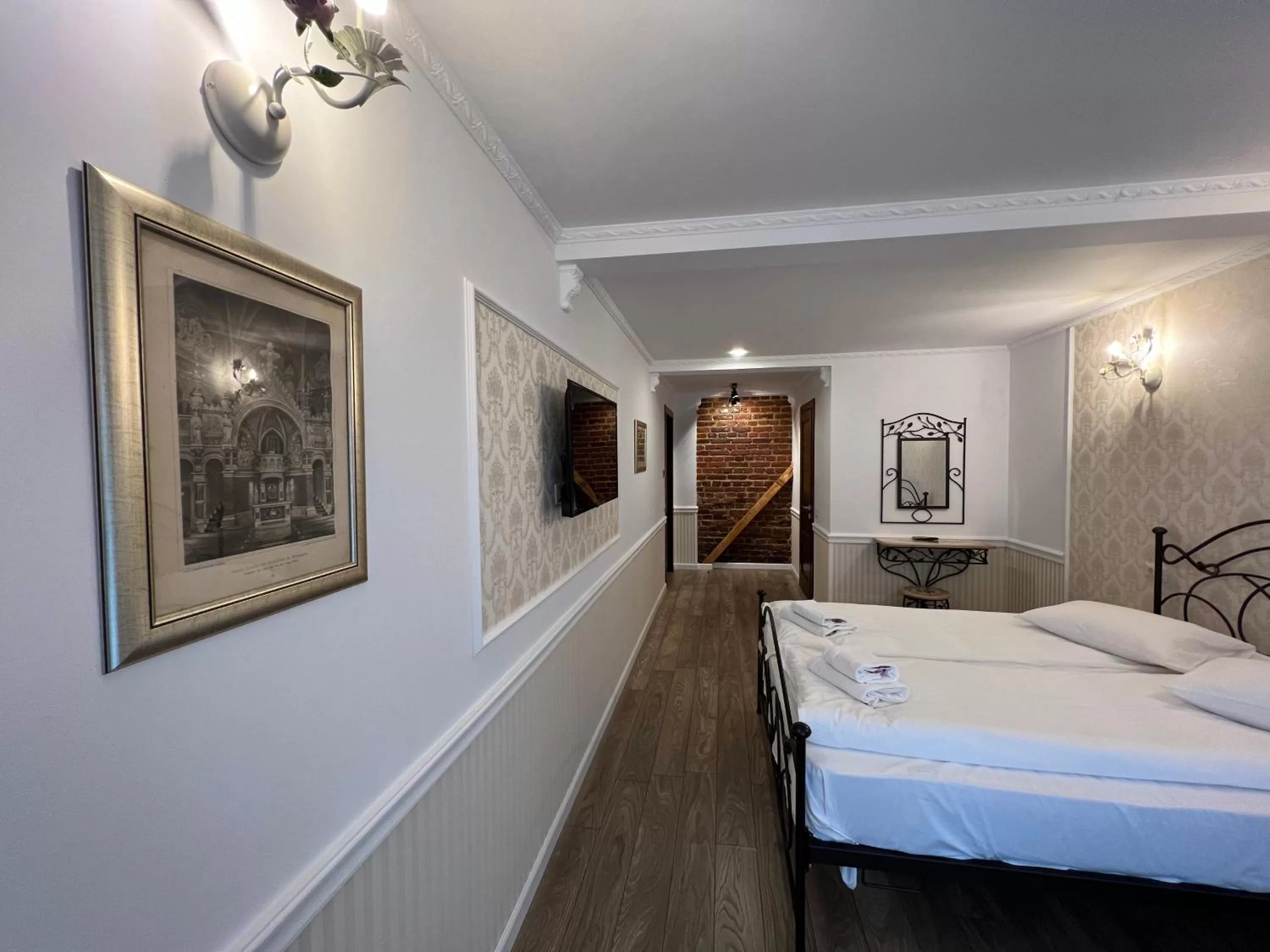 Photo of the whole room, Bed in Hotel Boutique Cathedral Plaza Residences room for rent downtown