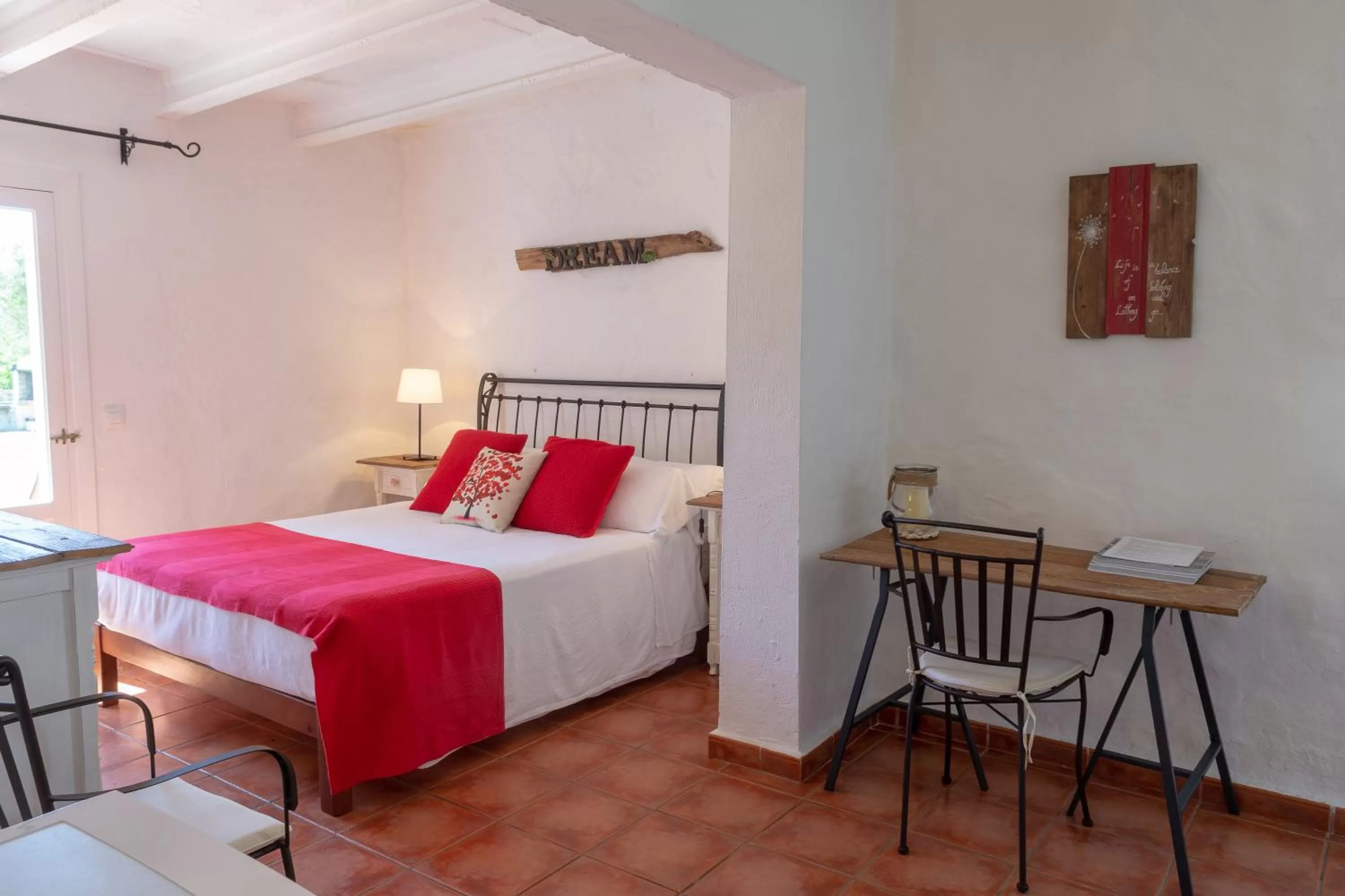 Bed in Agroturismo Binissafullet Vell