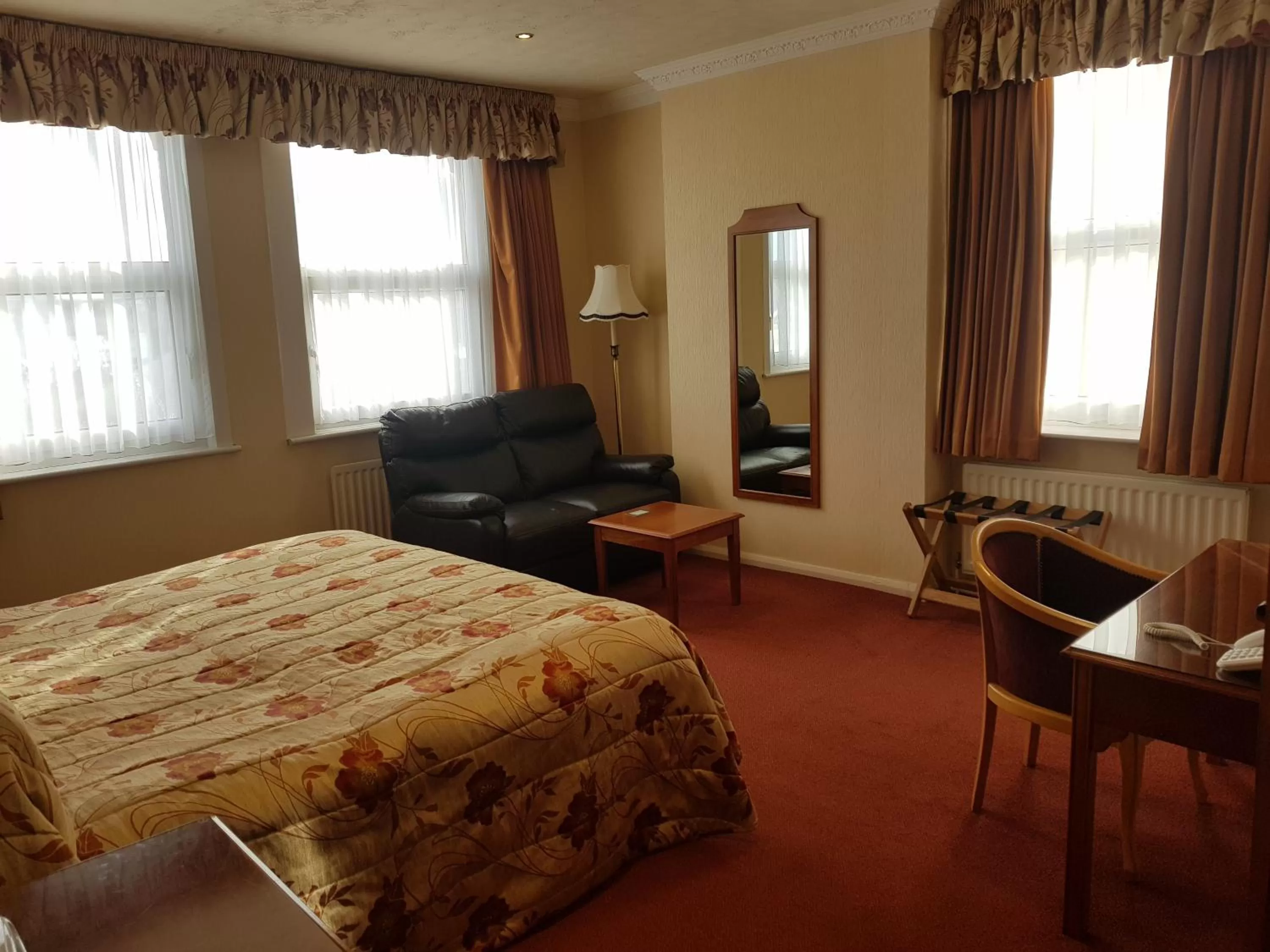 Photo of the whole room, Bed in Welbeck Hotel & Apartments IOM