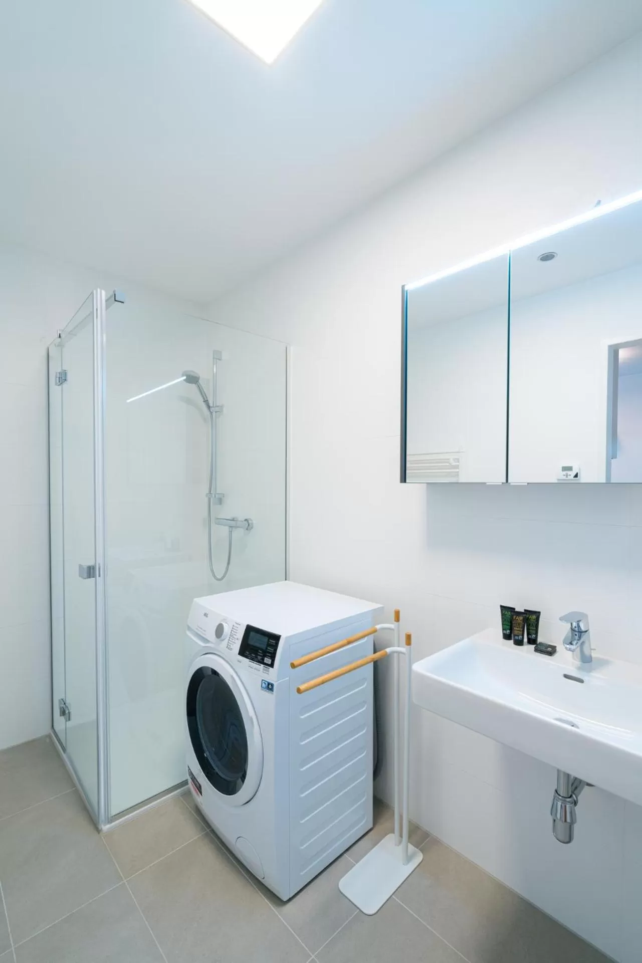 Bathroom in Vienna Residence, Marina Tower - Danube
