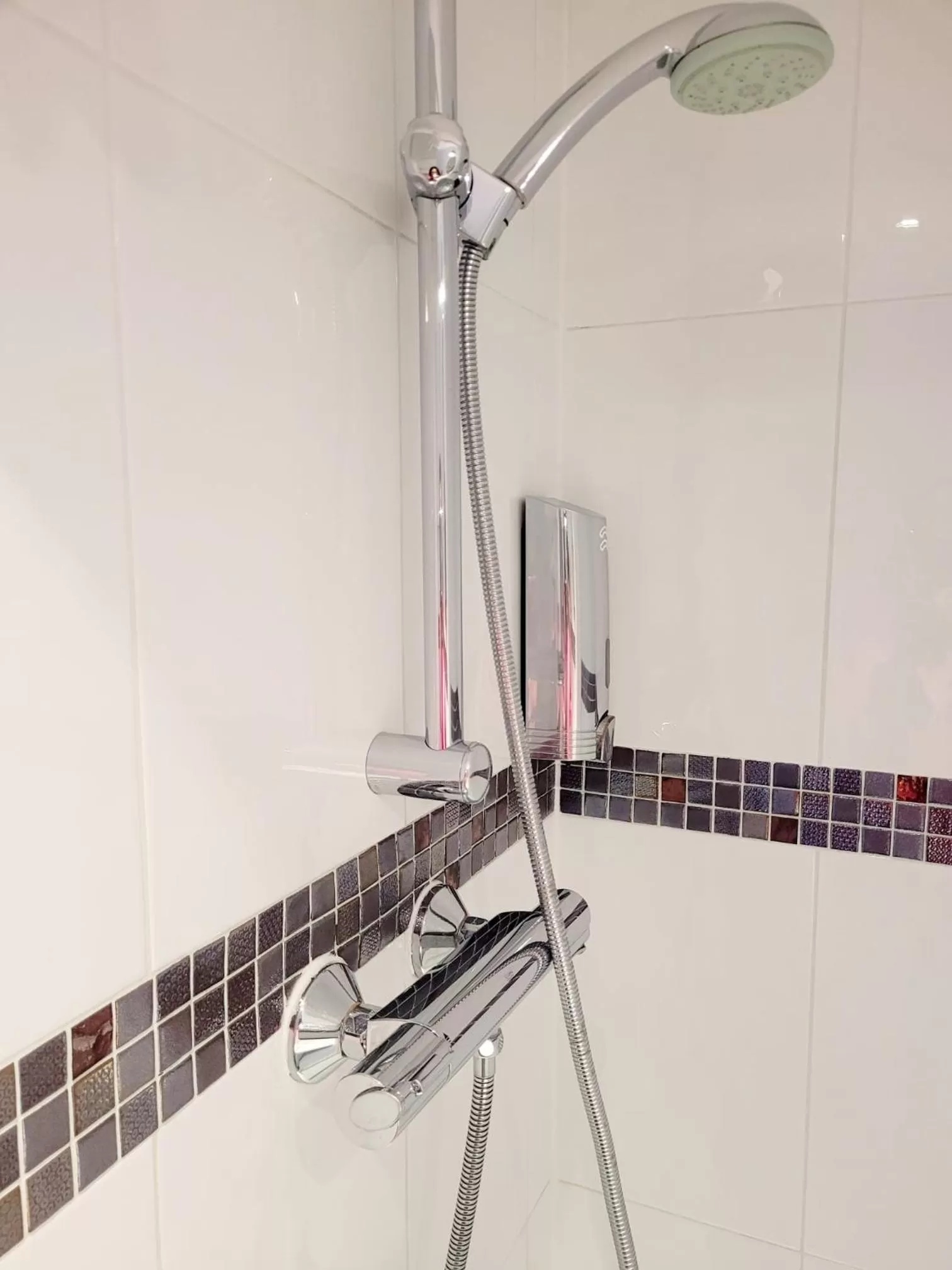 Shower in Mentone Hotel