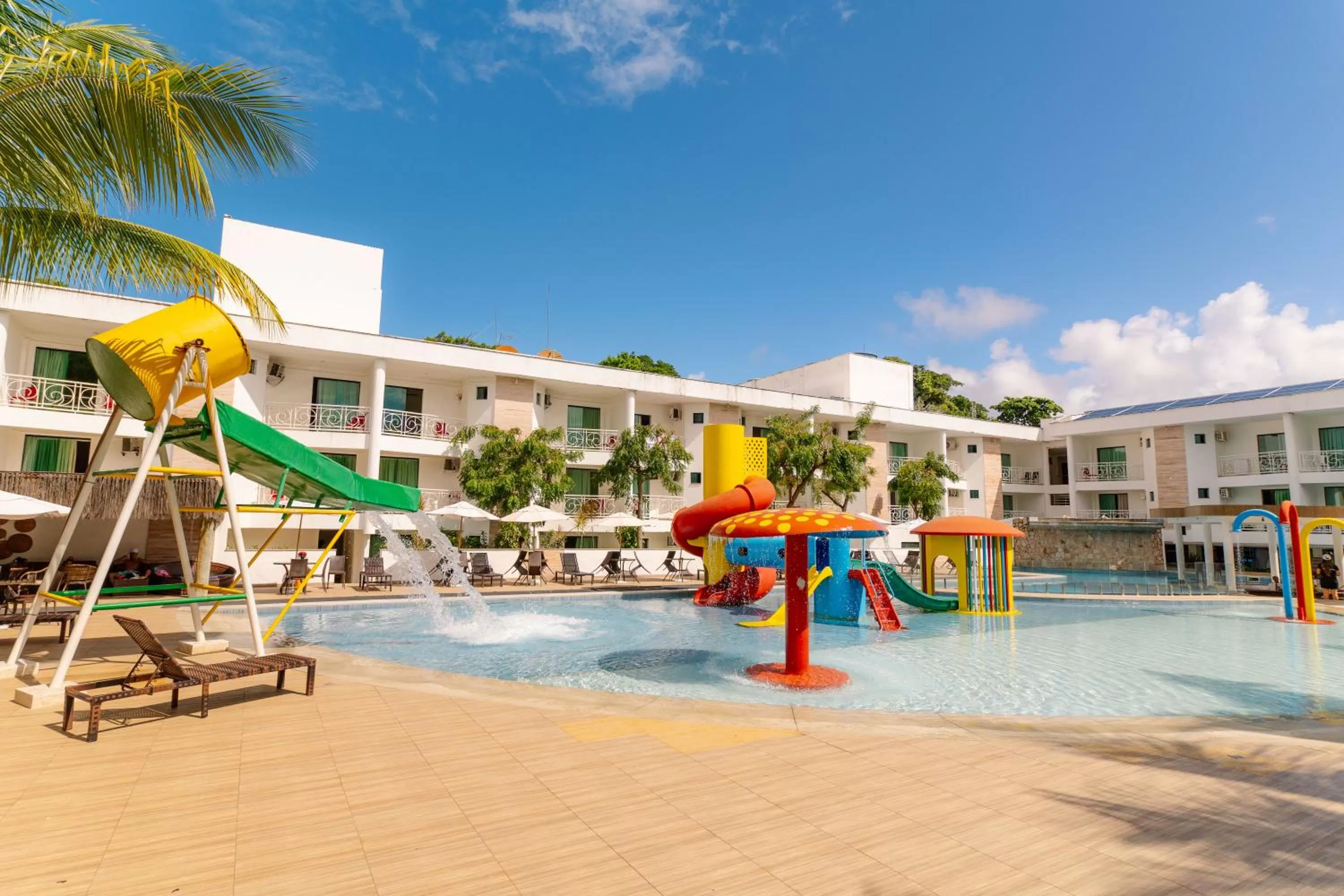 Swimming pool in Portal Beach - Rede Soberano