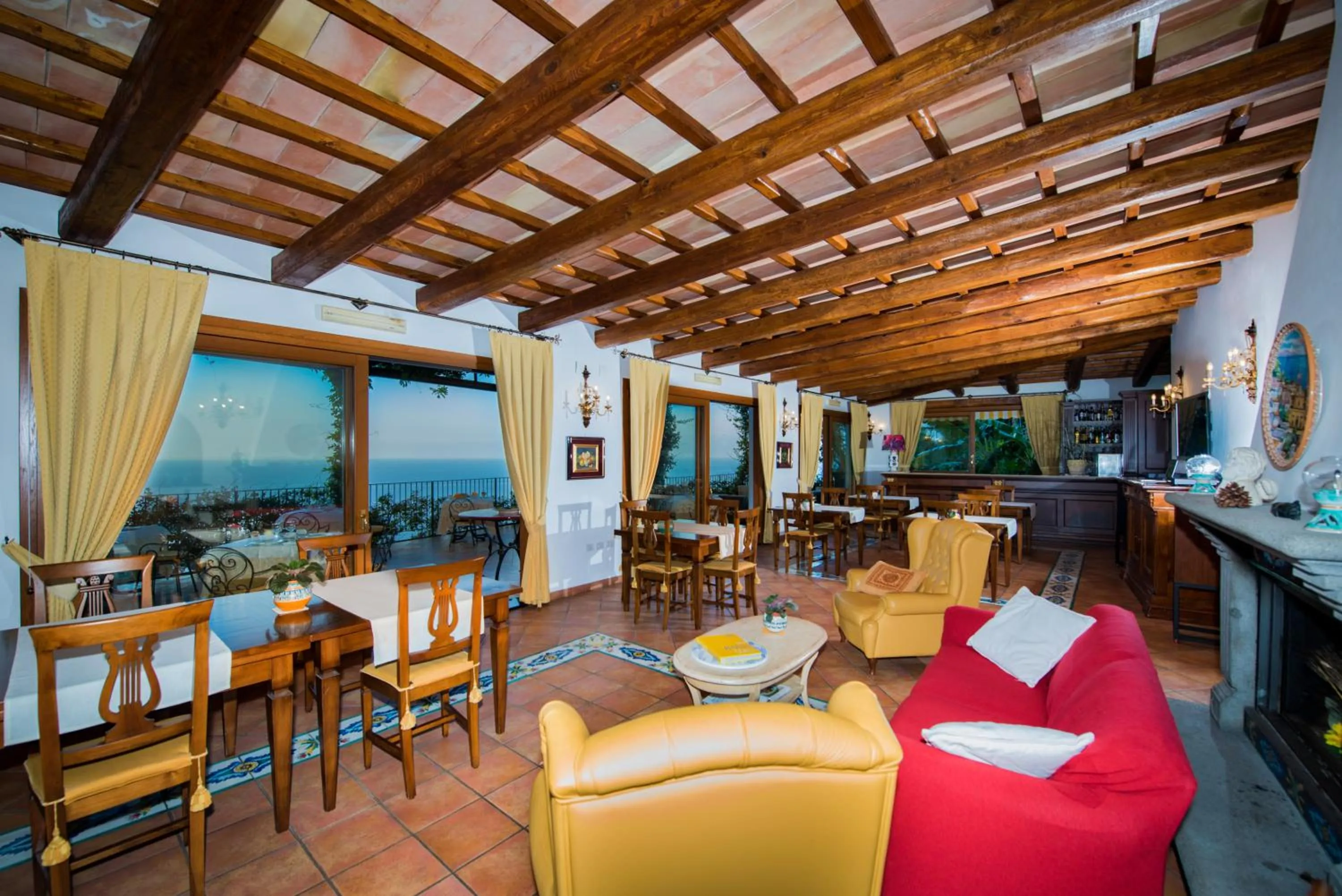 Seating area in Hotel Pellegrino