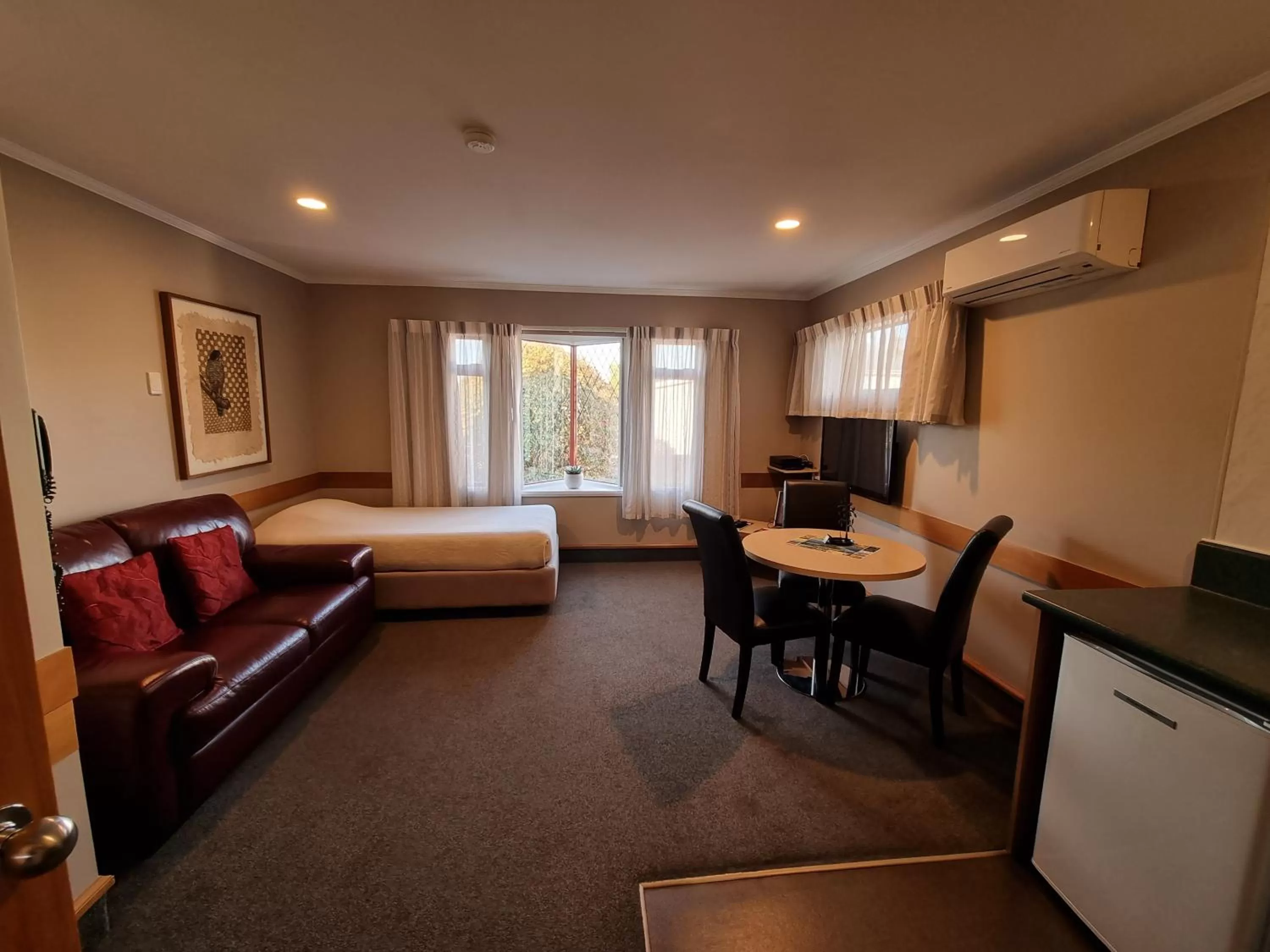 Living room, Bed in Amross Court