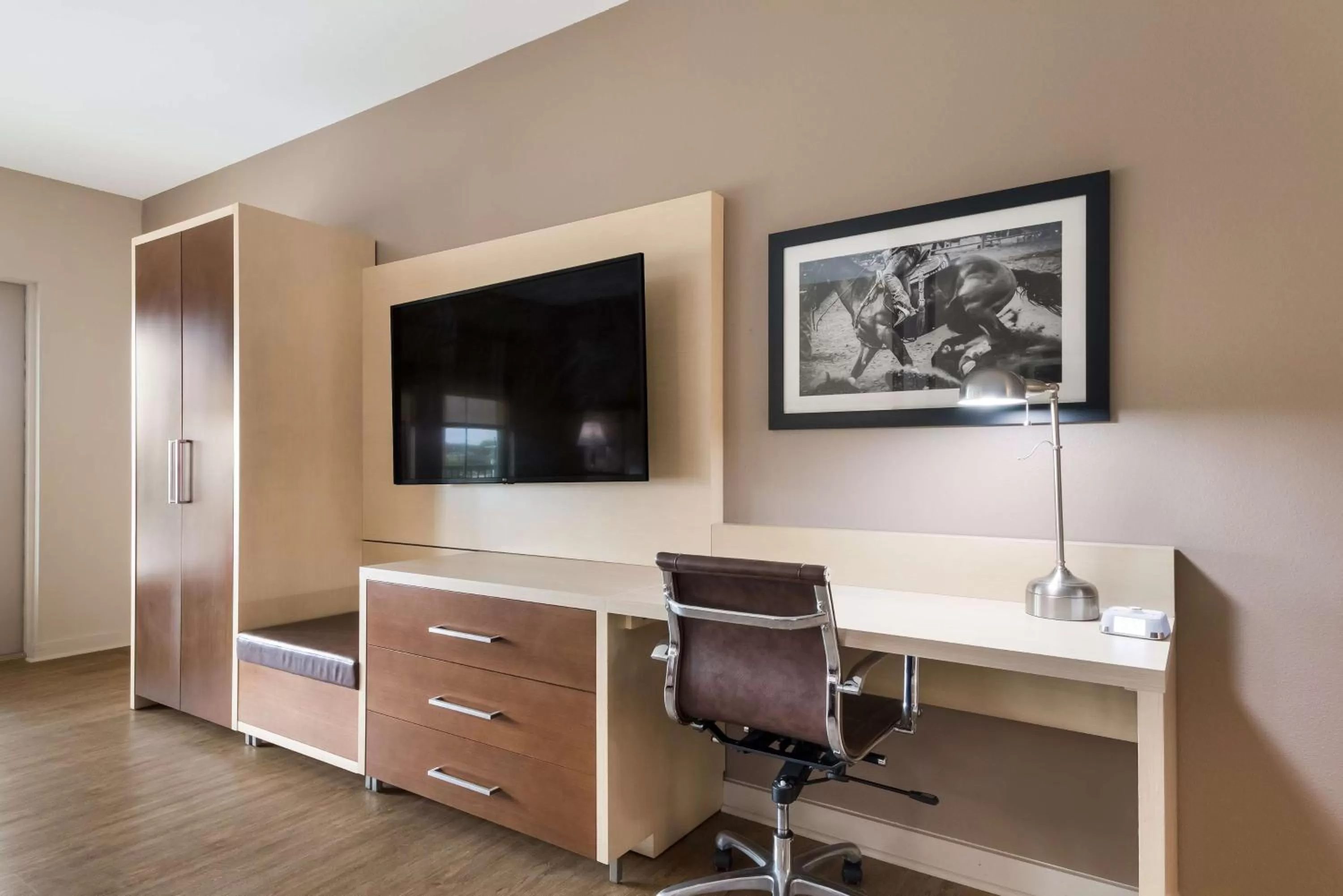 Photo of the whole room in Best Western Bandera Suites & Saloon