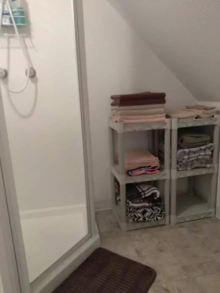 Shower in Quiet upstairs studio close to town 420 friendly