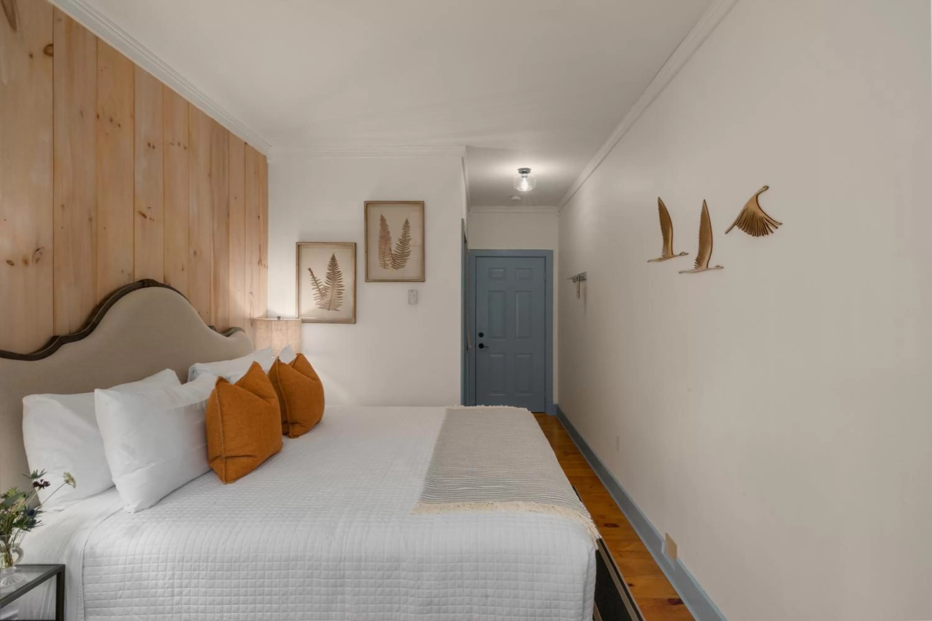 Photo of the whole room, Bed in Inn at Silver Maple Farm