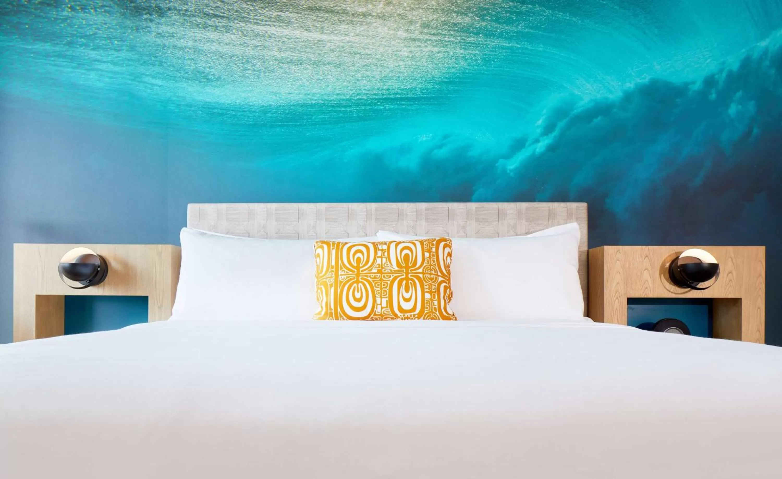 Bedroom, Bed in OUTRIGGER Waikiki Beachcomber Hotel