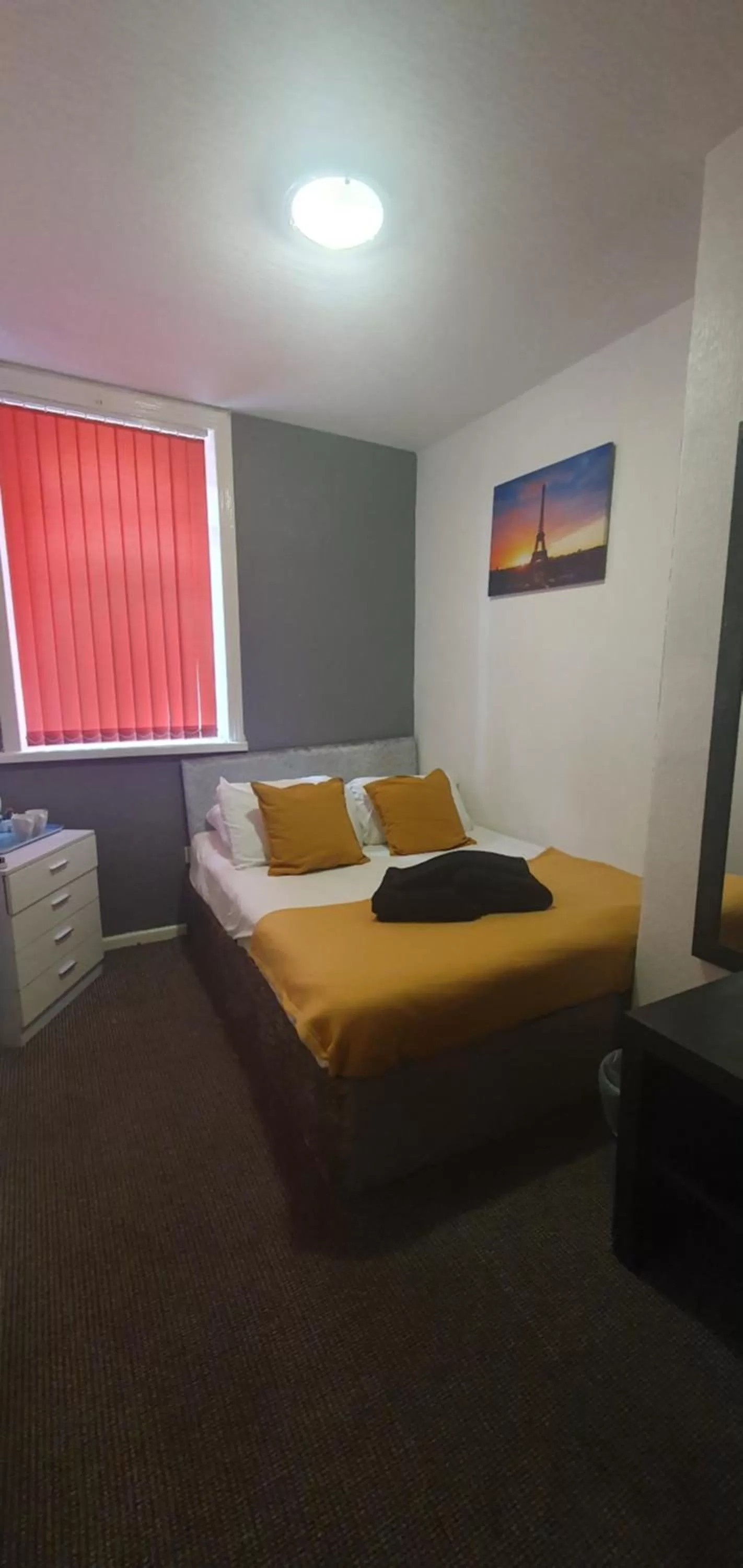 Bed in Palm Beach Hotel by the Sea