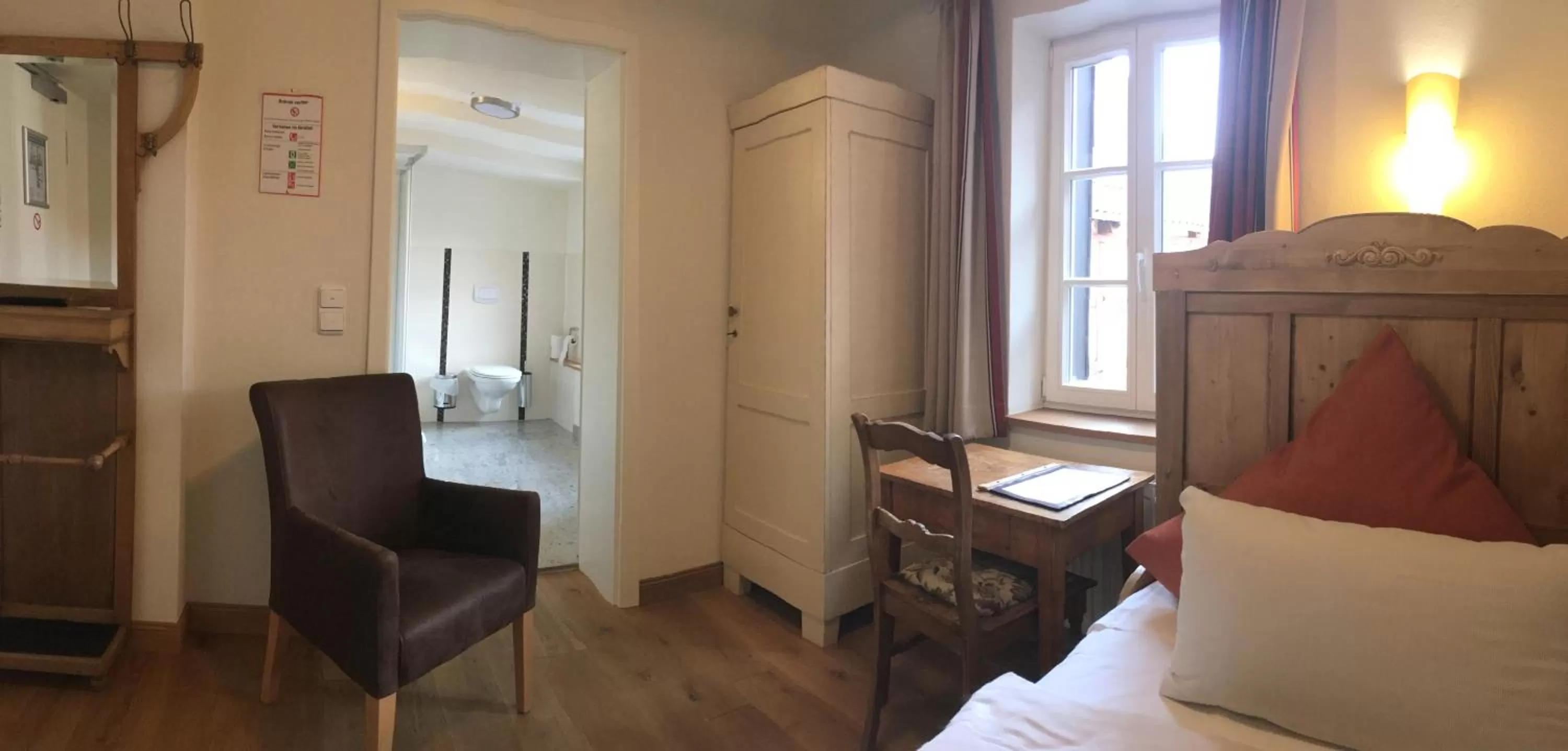 Photo of the whole room, Seating Area in Fachwerk-Hotel Eisenbart