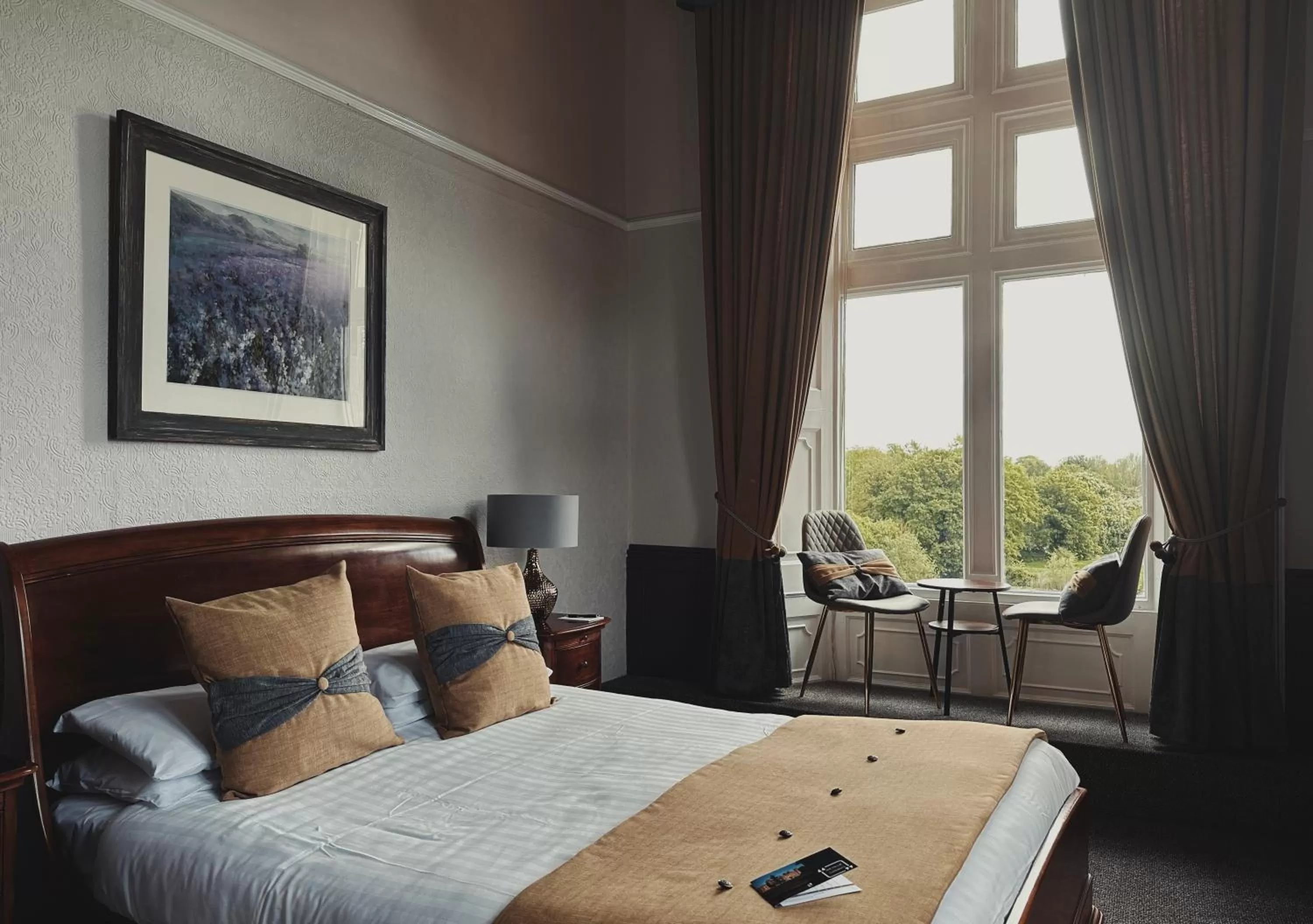 Bedroom, Bed in Cave Castle Hotel