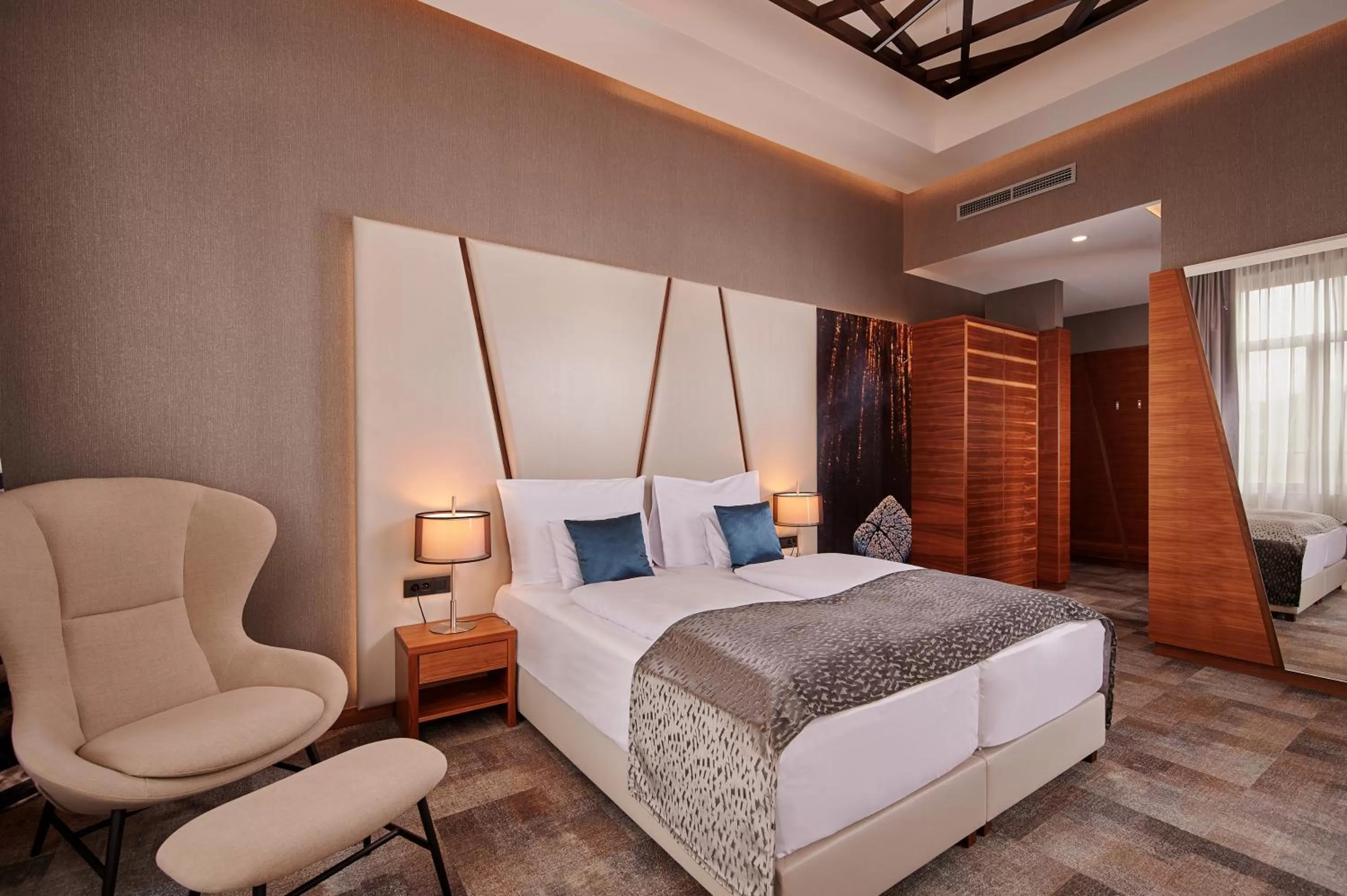 Photo of the whole room, Bed in Artis Boutique Hotel