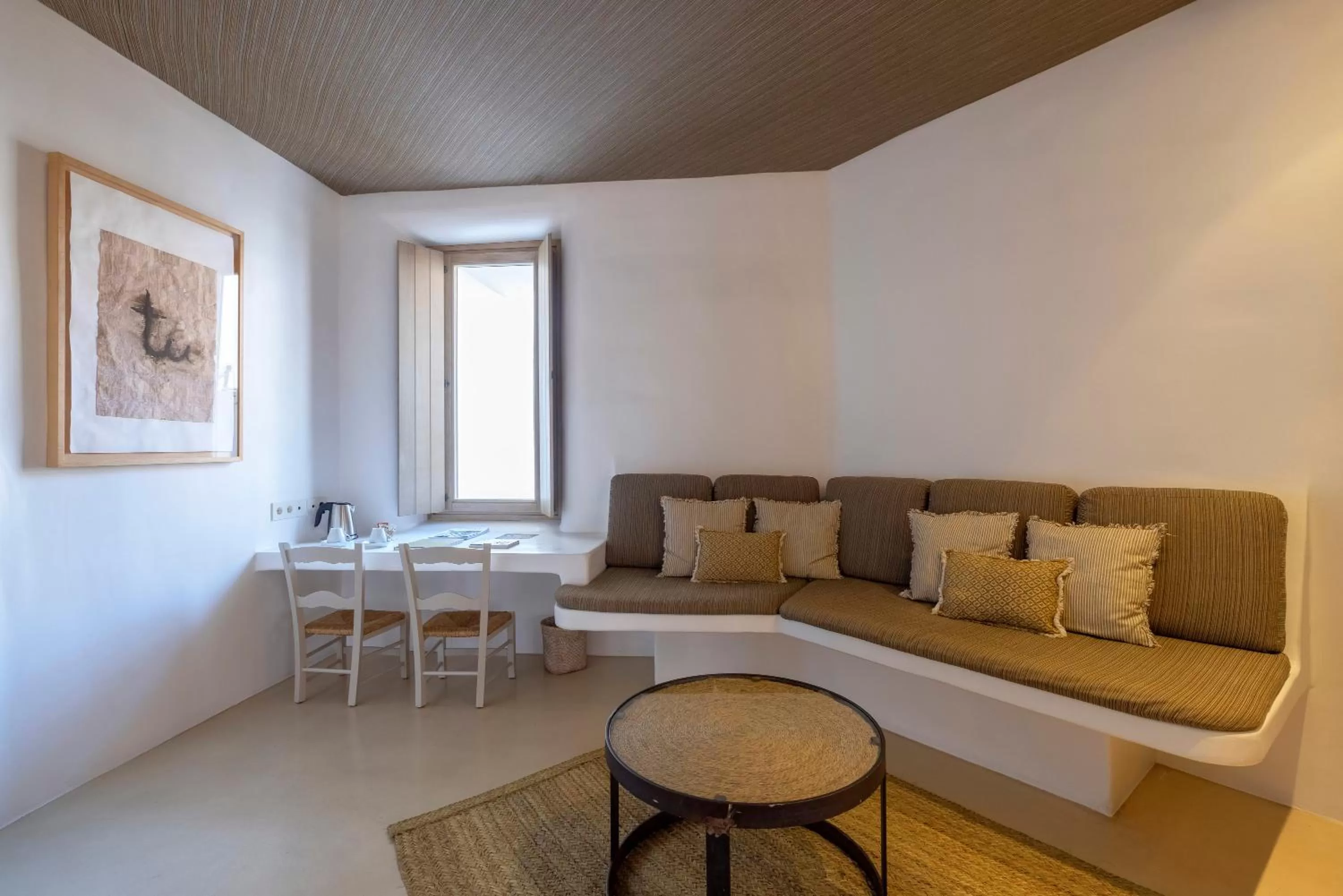 Seating area in HM Balanguera